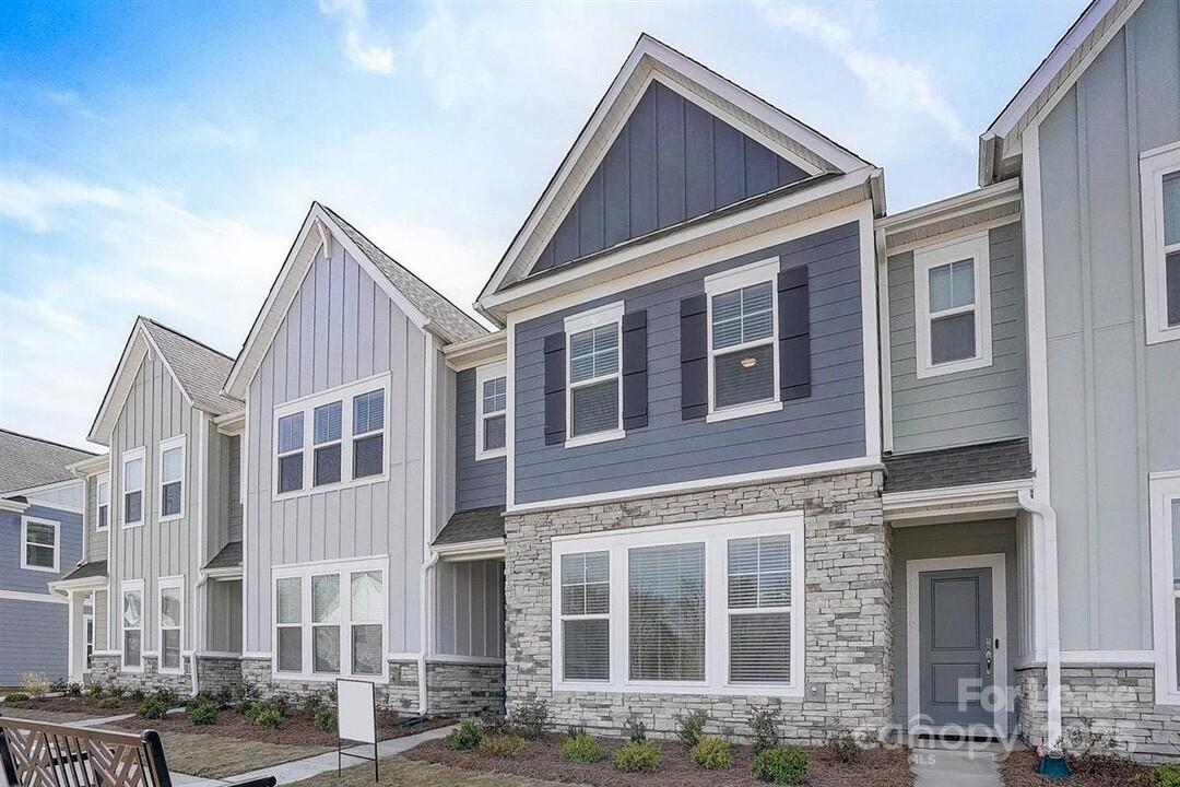 13126 Settlers Trail Court Creekside Bonus Property Photo 2