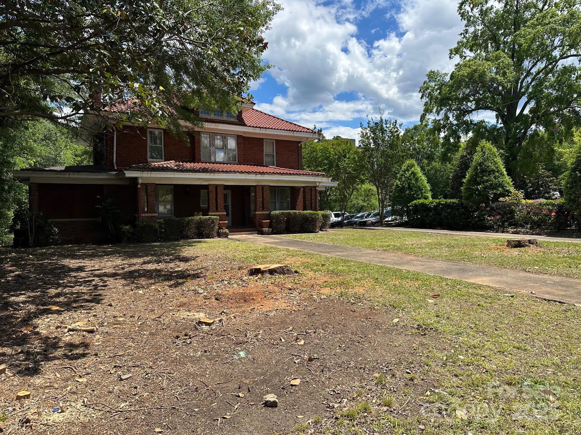 943 N Church Street Property Photo 4