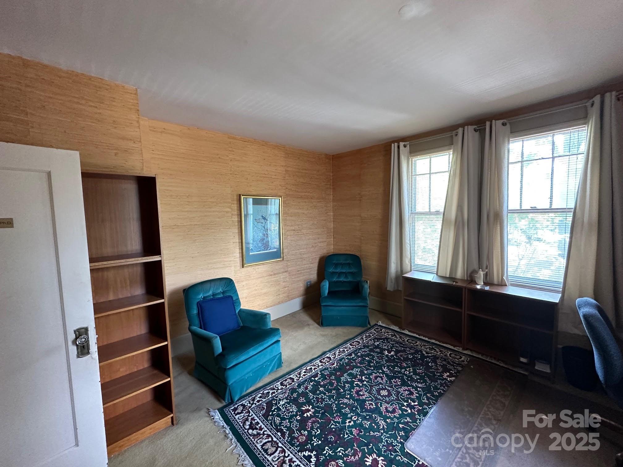 943 N Church Street Property Photo 11