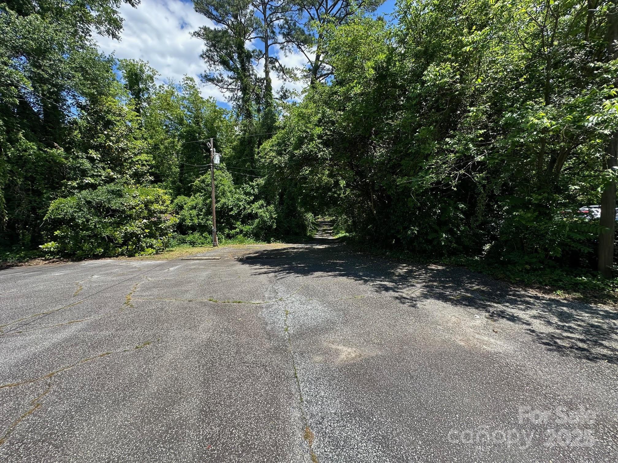 943 N Church Street Property Photo 15