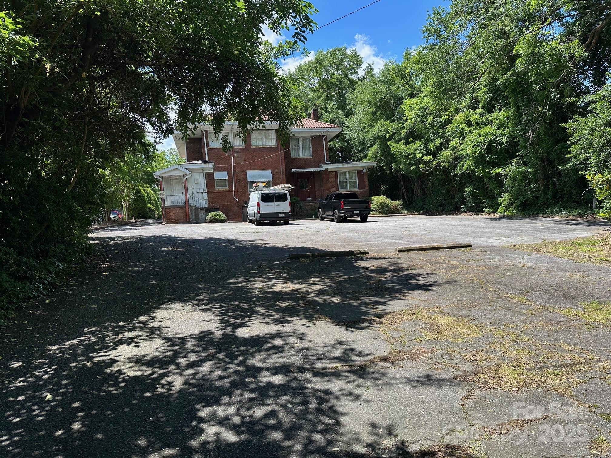 943 N Church Street Property Photo 18