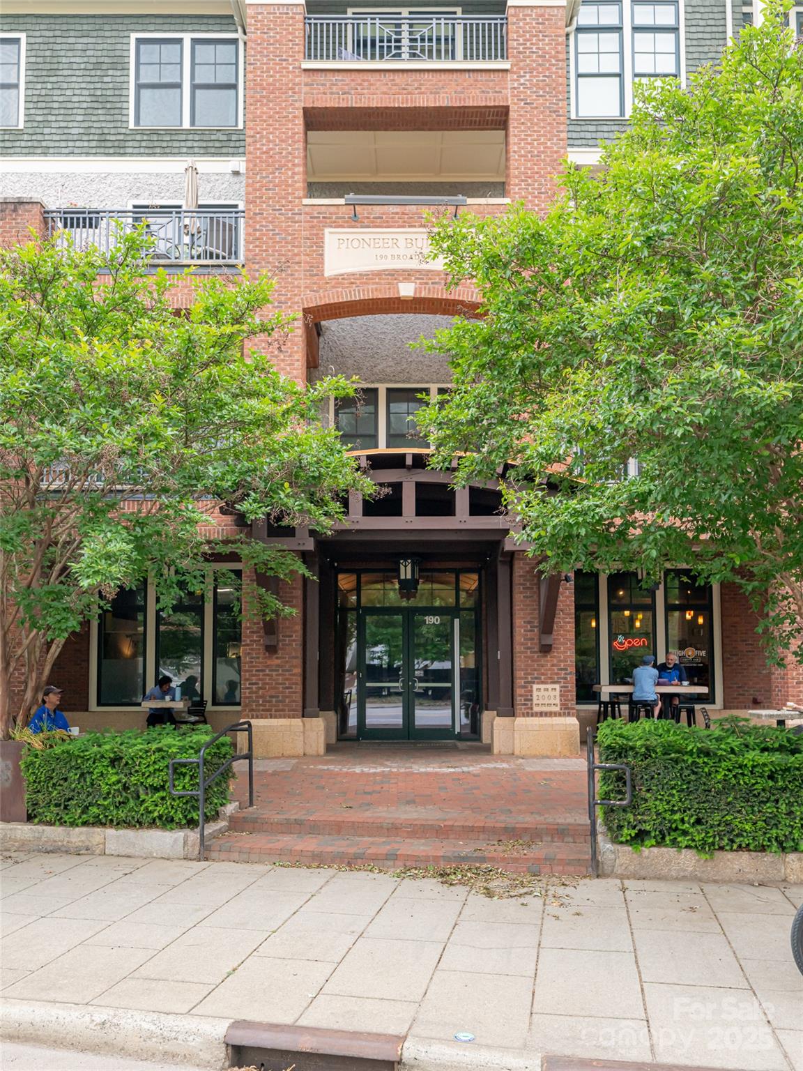 190 Broadway Street 310 Property Photo 1