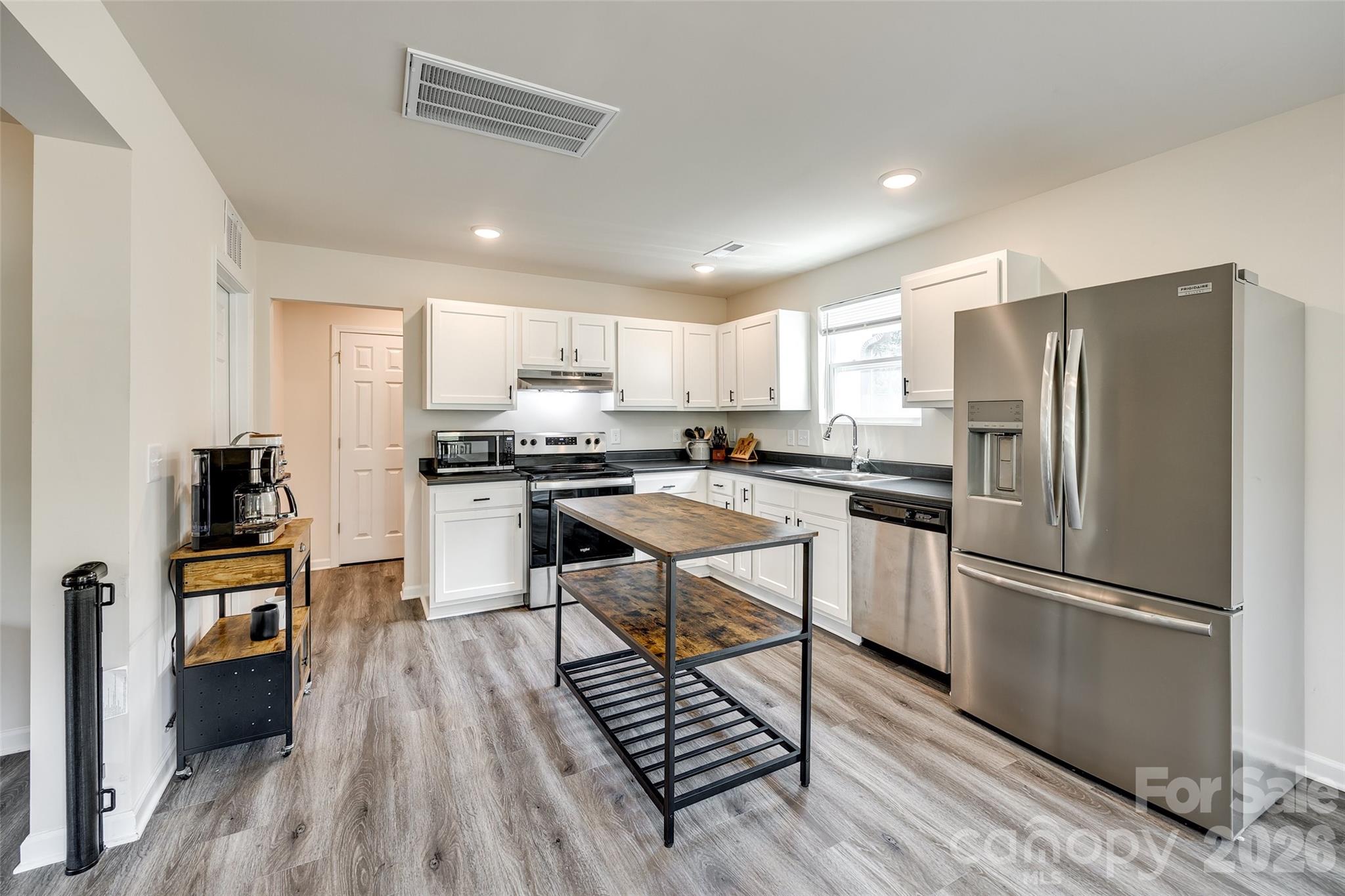 415 Kickapoo Avenue Property Photo 1