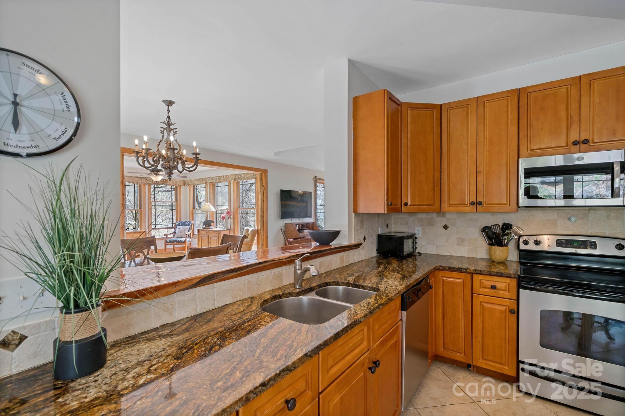 140 Spruce Hollow Road Property Photo 9