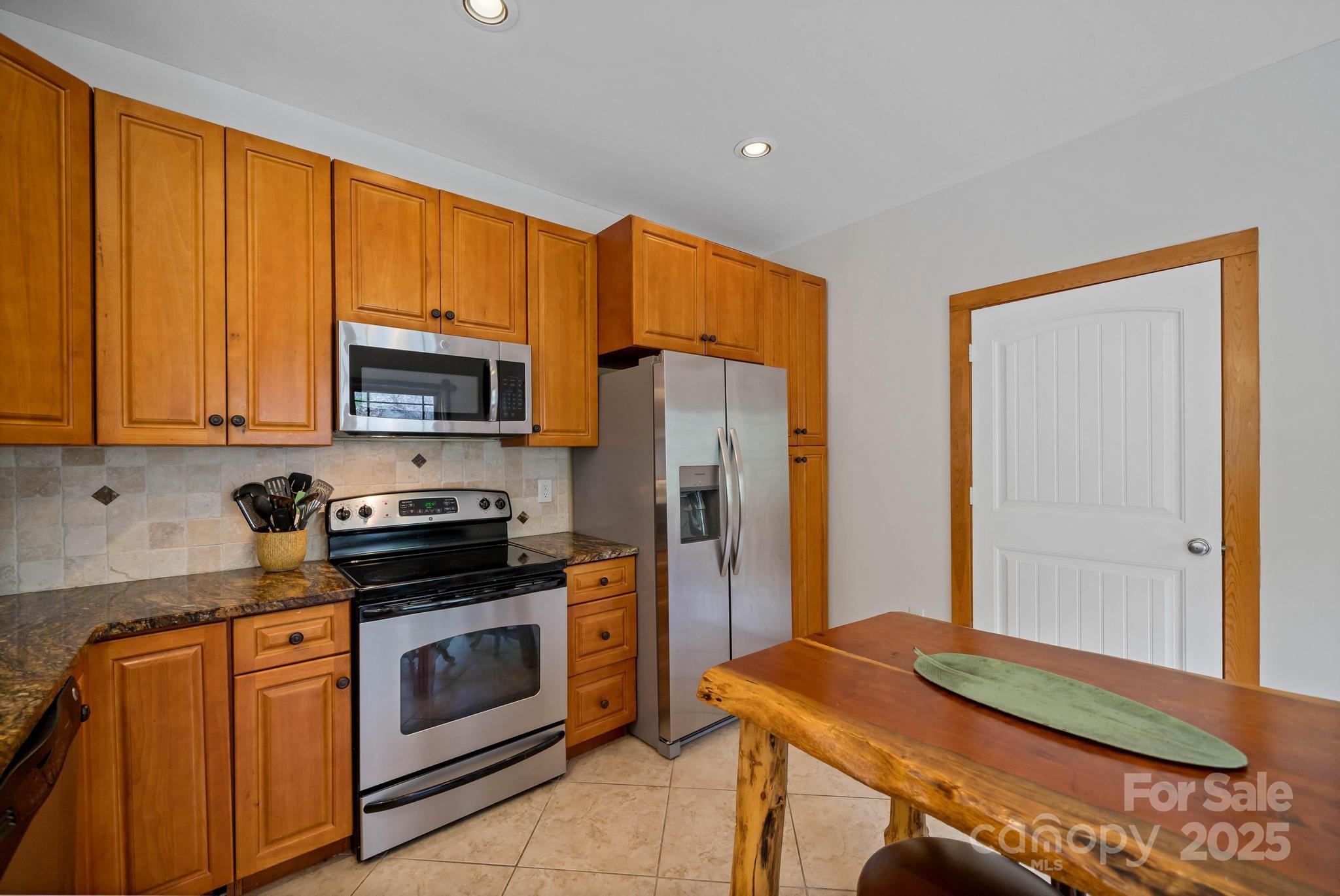 140 Spruce Hollow Road Property Photo 11