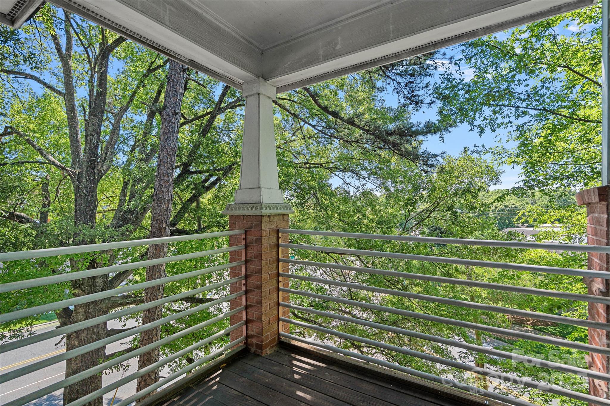 2625 E 5th Street F Property Photo 2