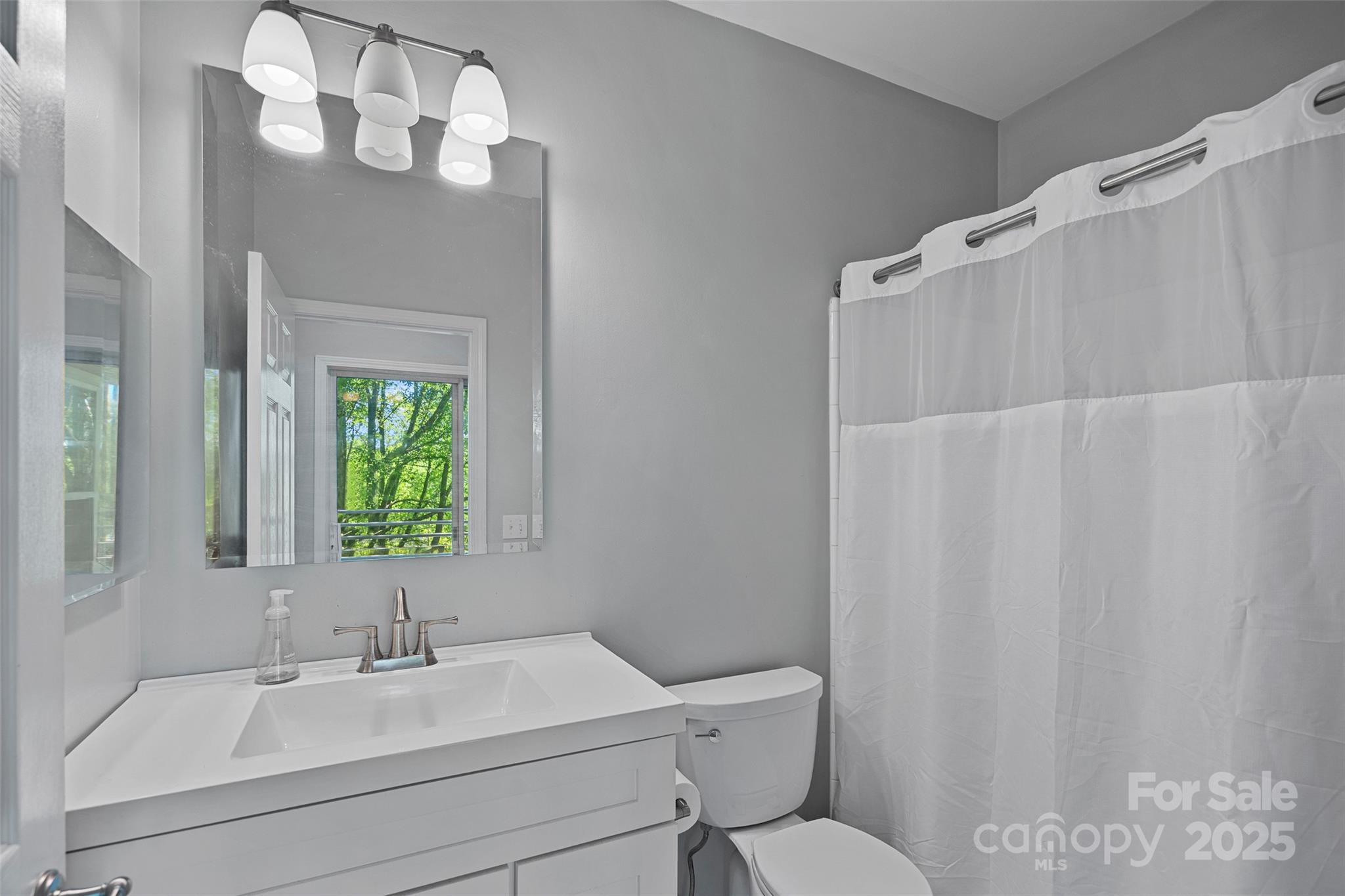 2625 E 5th Street F Property Photo 13