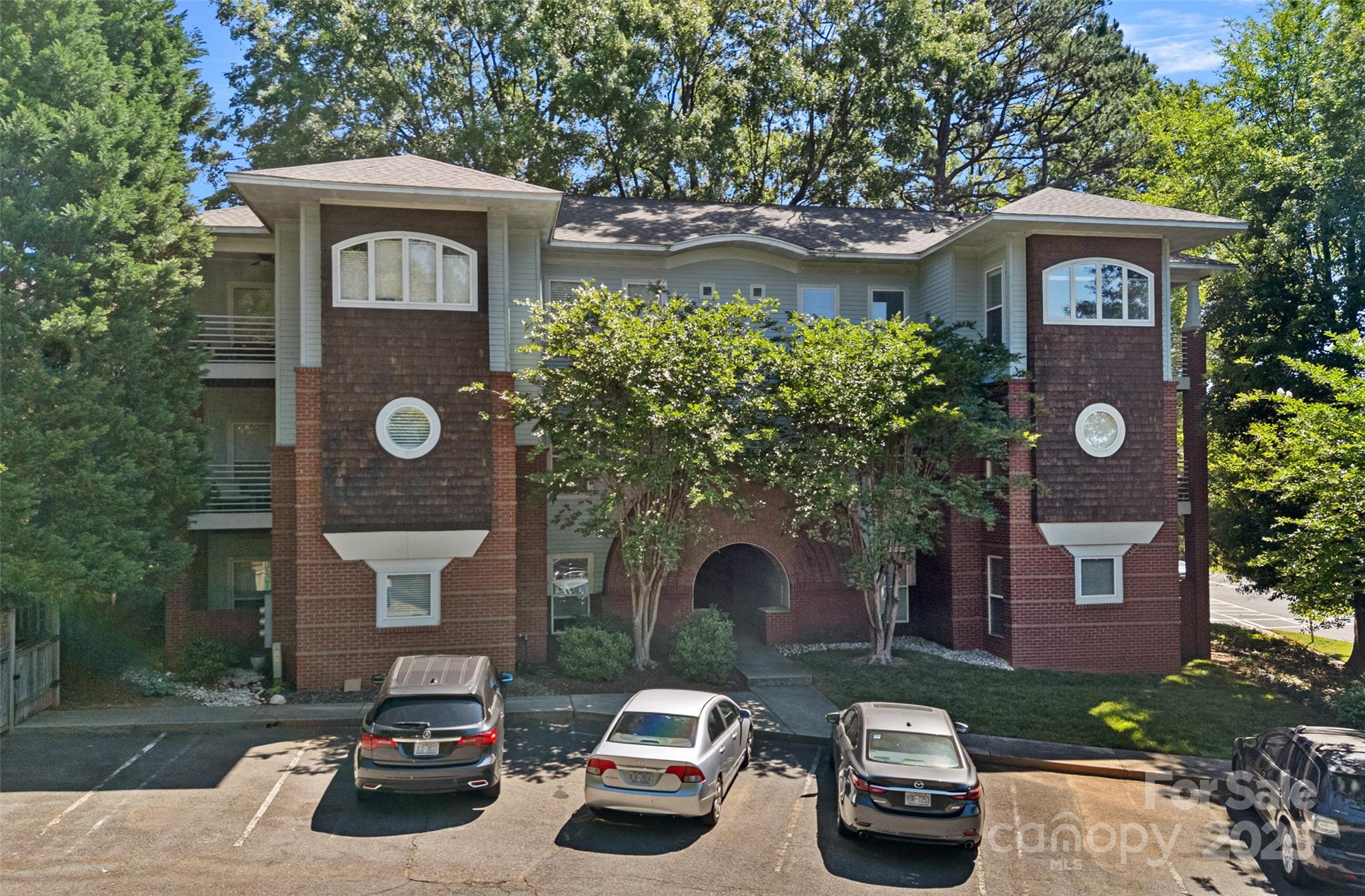 2625 E 5th Street F Property Photo 14