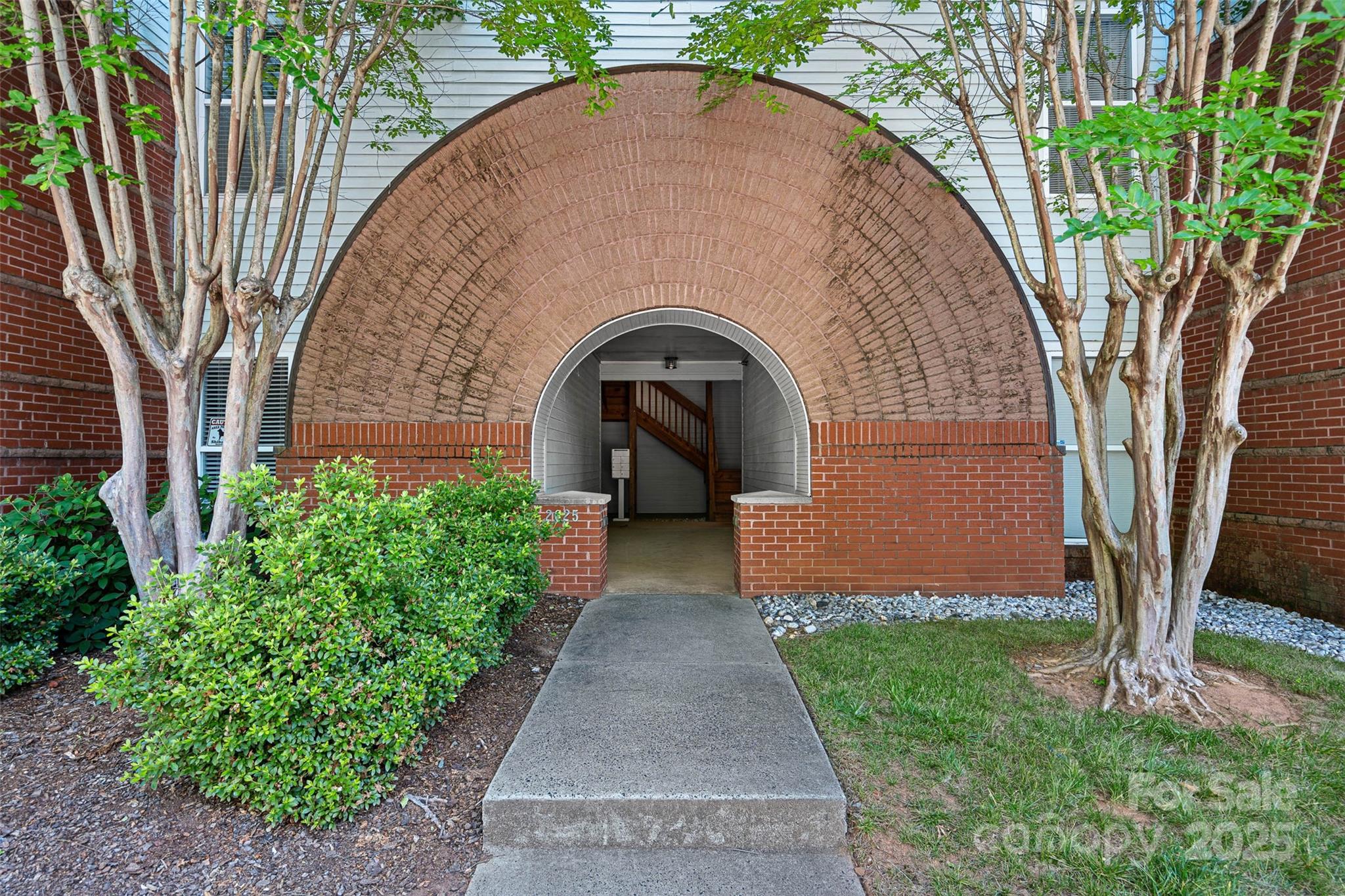 2625 E 5th Street F Property Photo 15