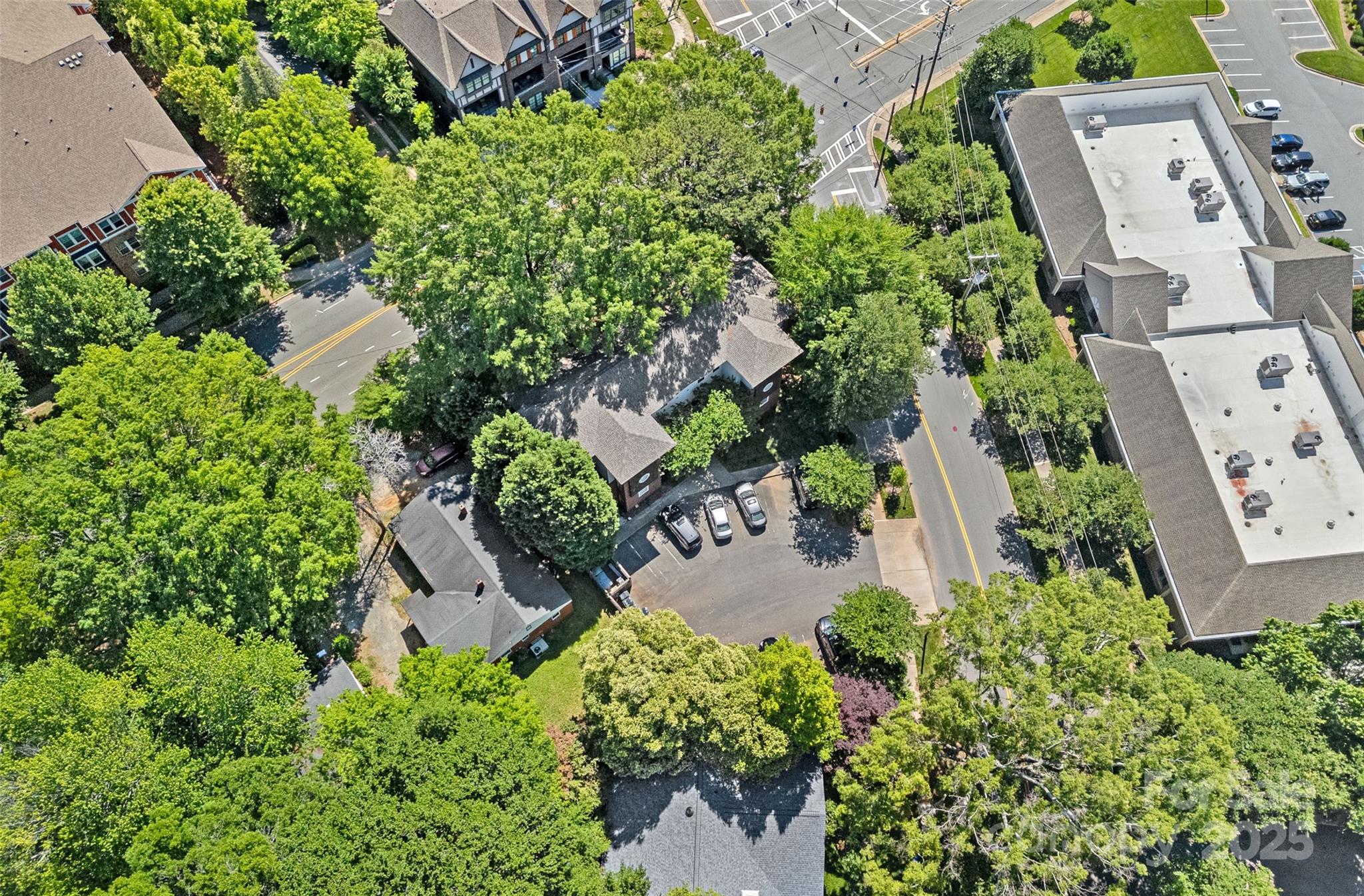 2625 E 5th Street F Property Photo 18