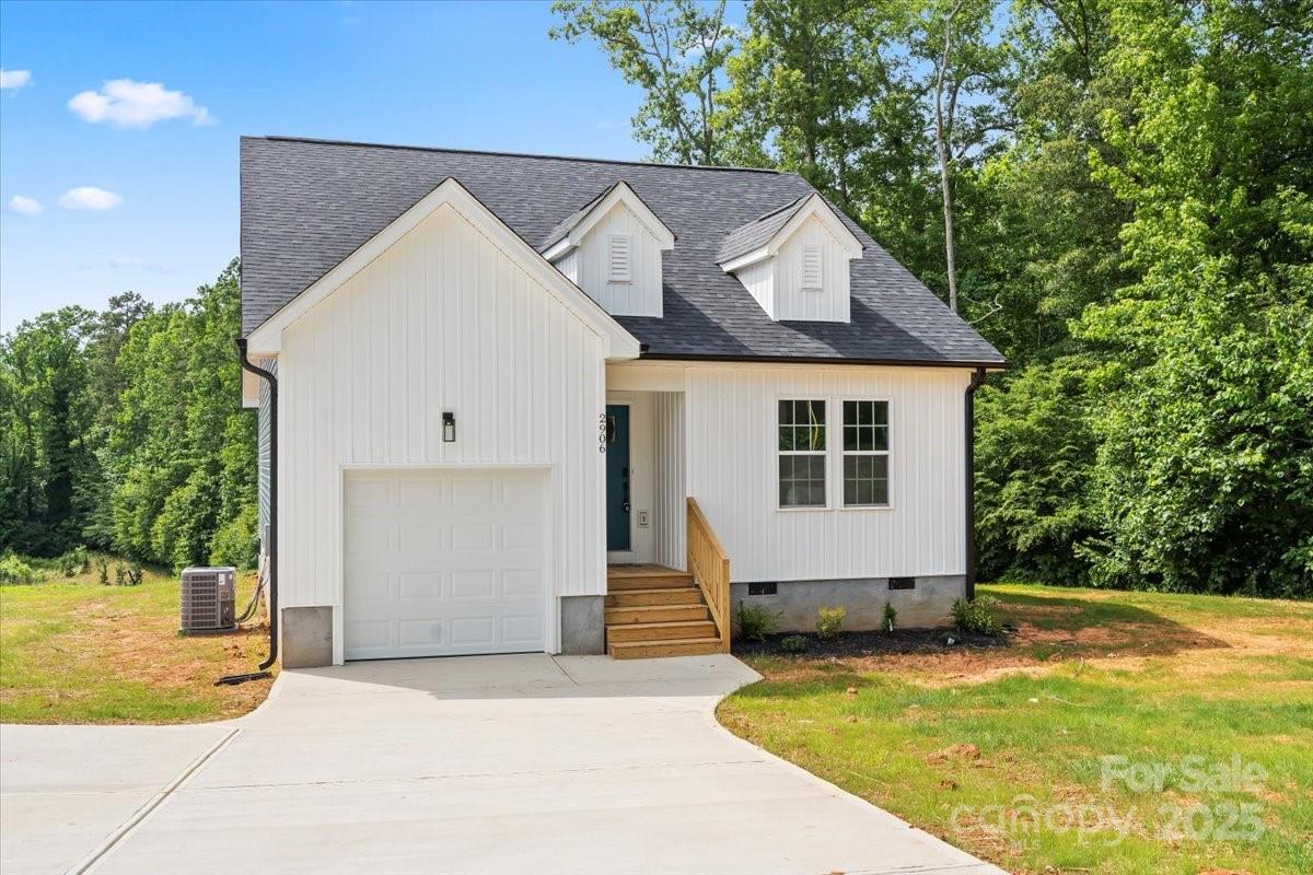 2906 Swicegood Road Property Photo 2