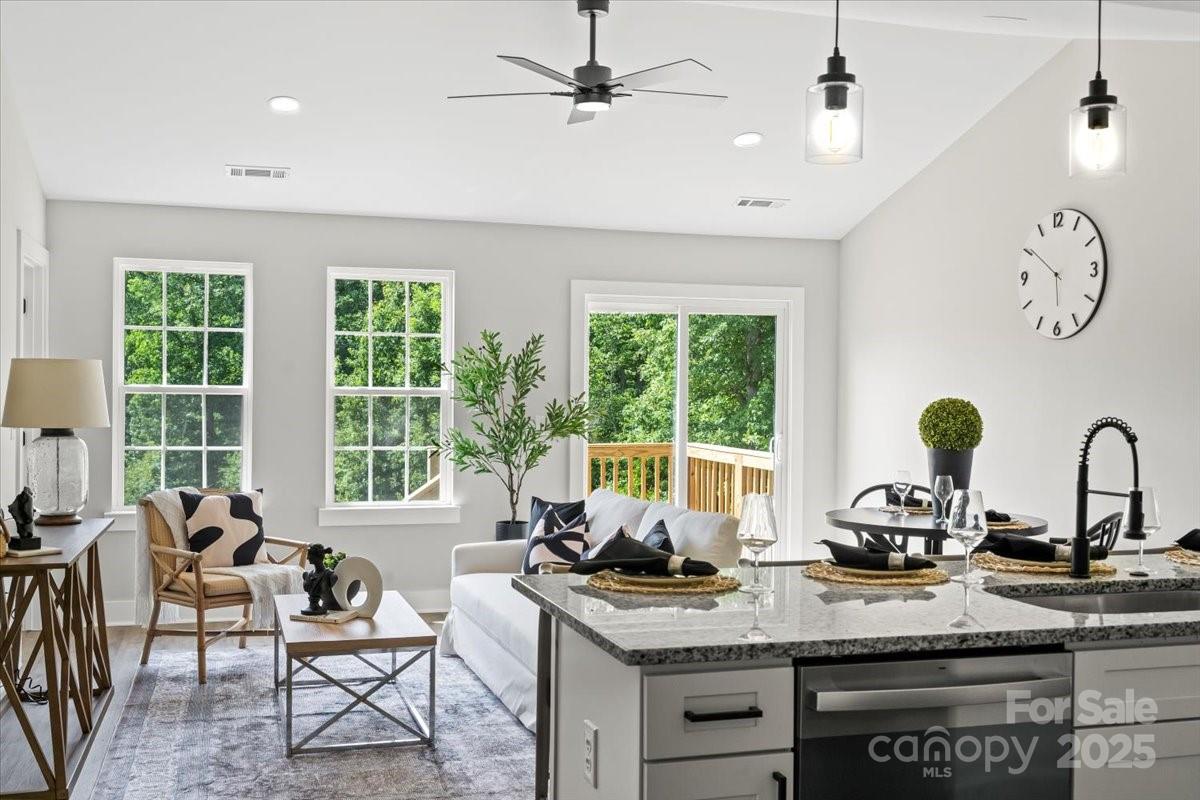 2906 Swicegood Road Property Photo 9