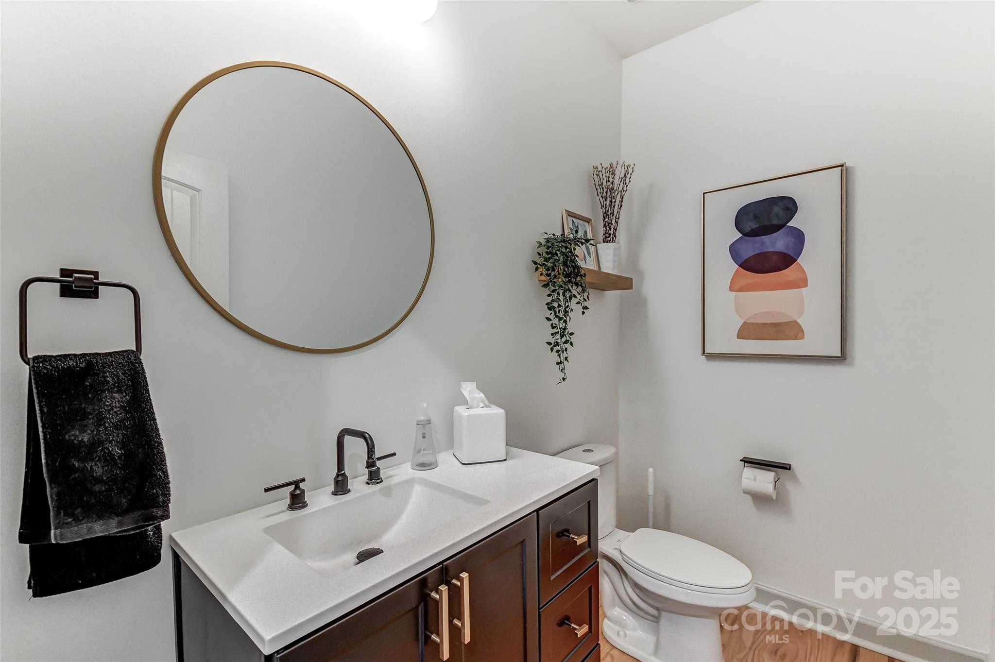 319 S San Agustin Drive Property Photo 7