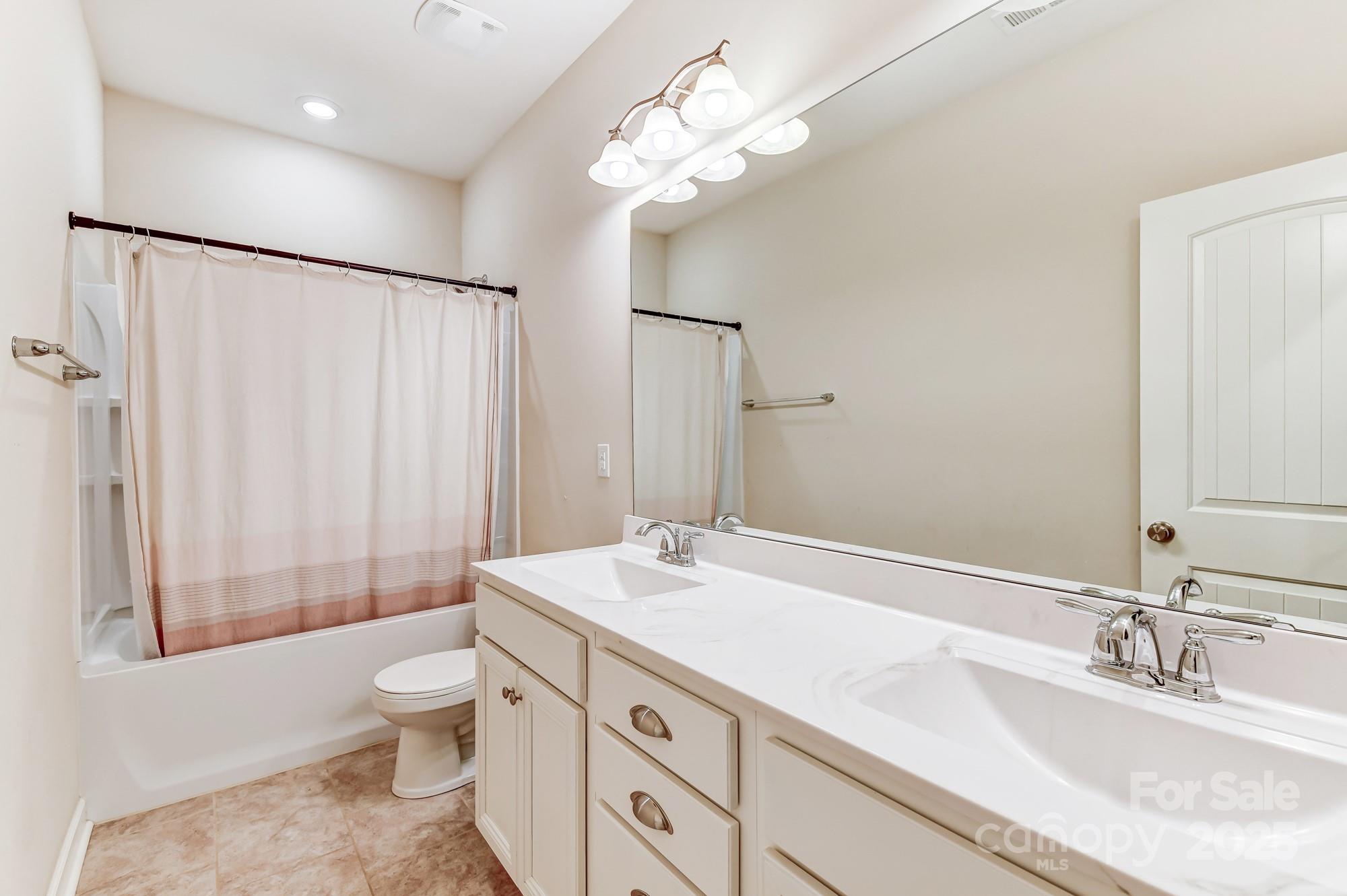 319 S San Agustin Drive Property Photo 25