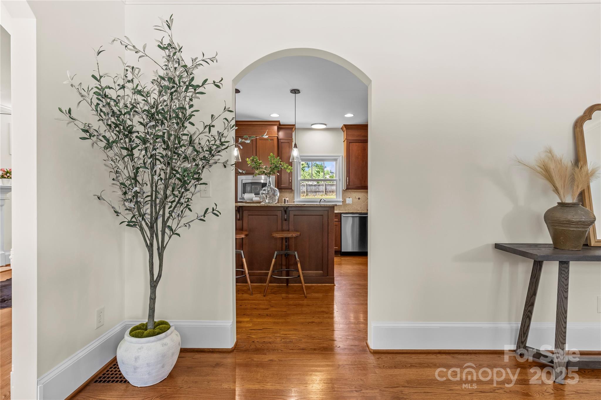 1500 Lynway Drive Property Photo 6