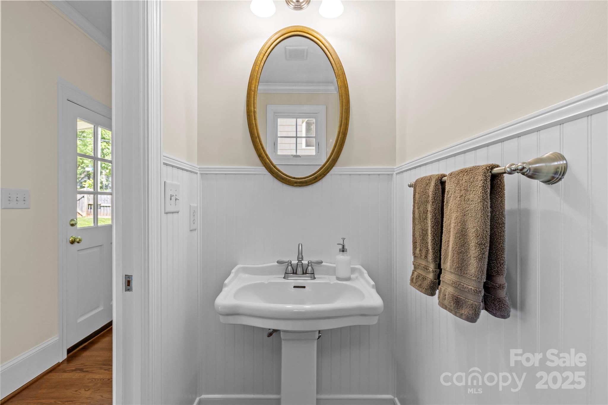 1500 Lynway Drive Property Photo 12