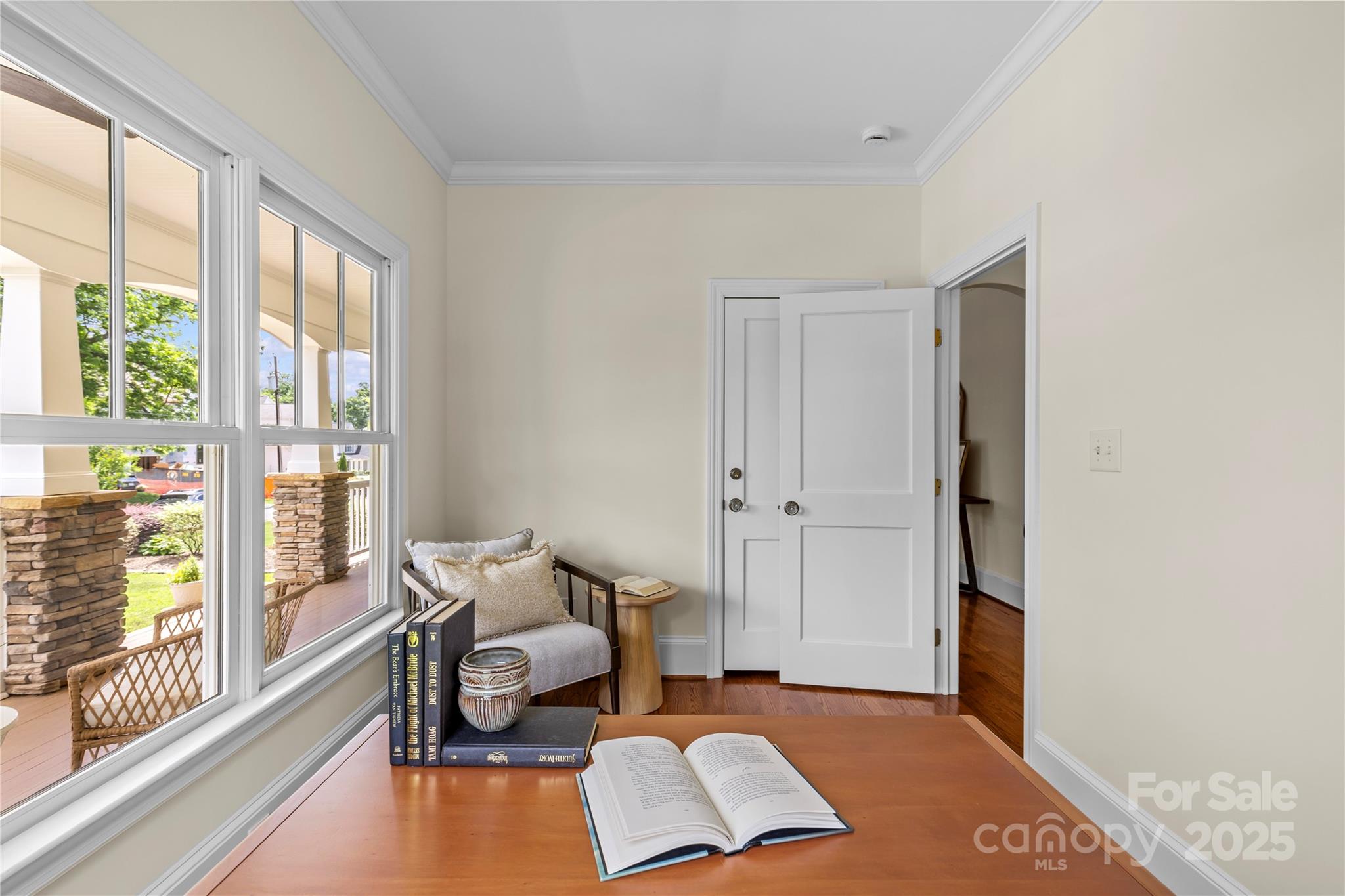 1500 Lynway Drive Property Photo 14