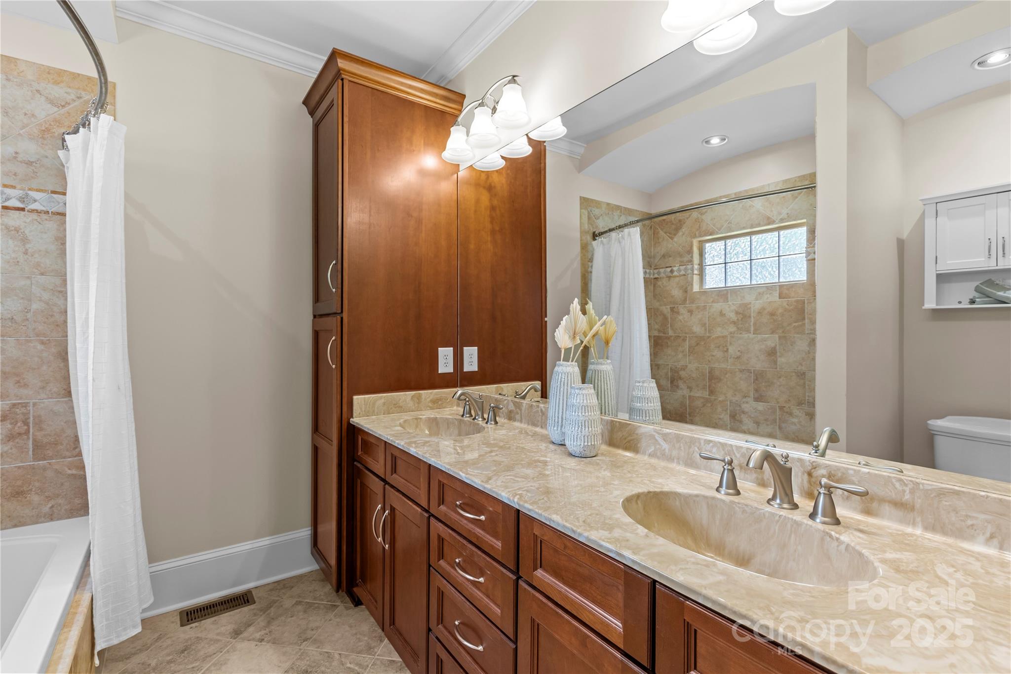 1500 Lynway Drive Property Photo 18