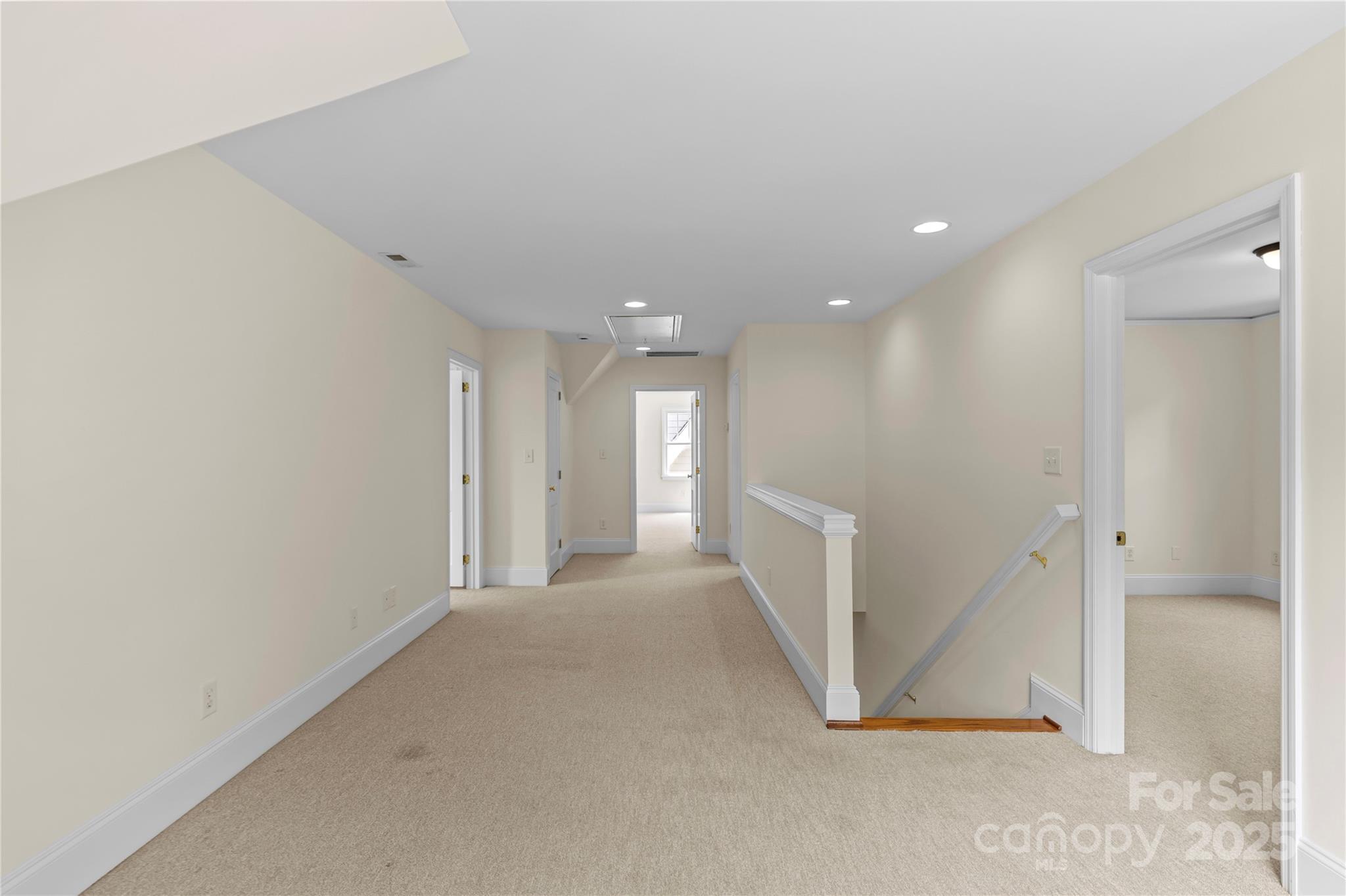 1500 Lynway Drive Property Photo 21