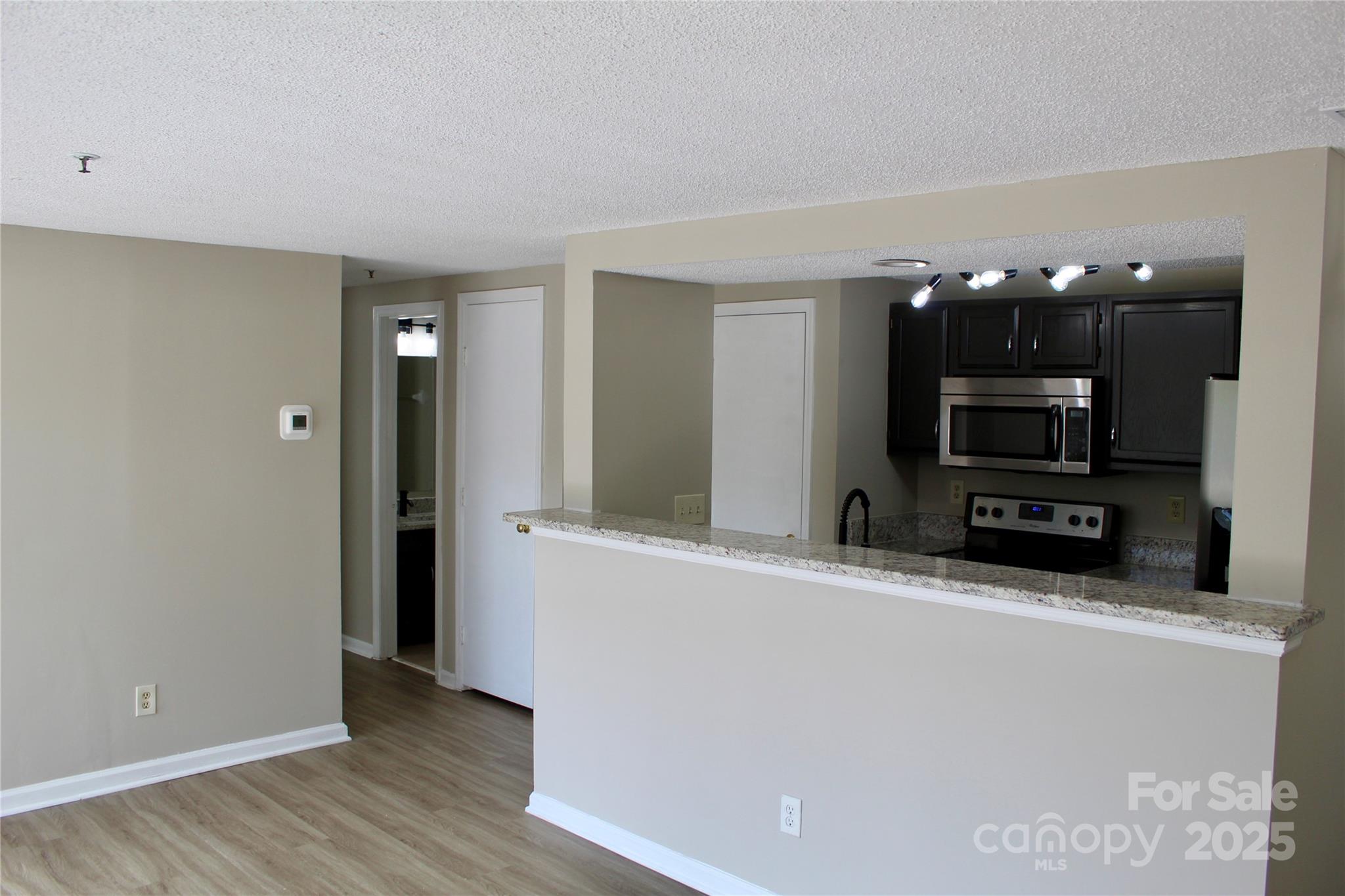 1604 Arlyn Circle E Property Photo 3