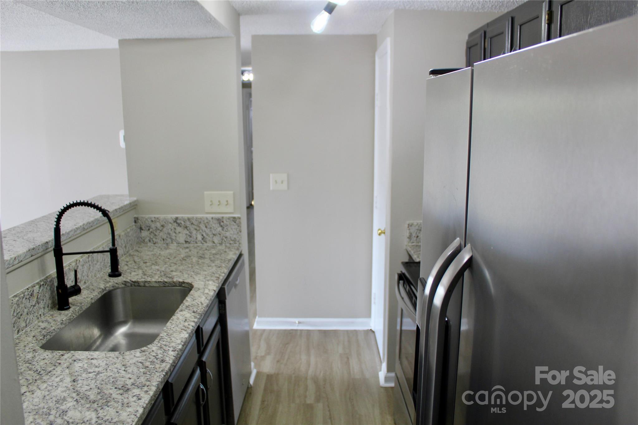 1604 Arlyn Circle E Property Photo 4