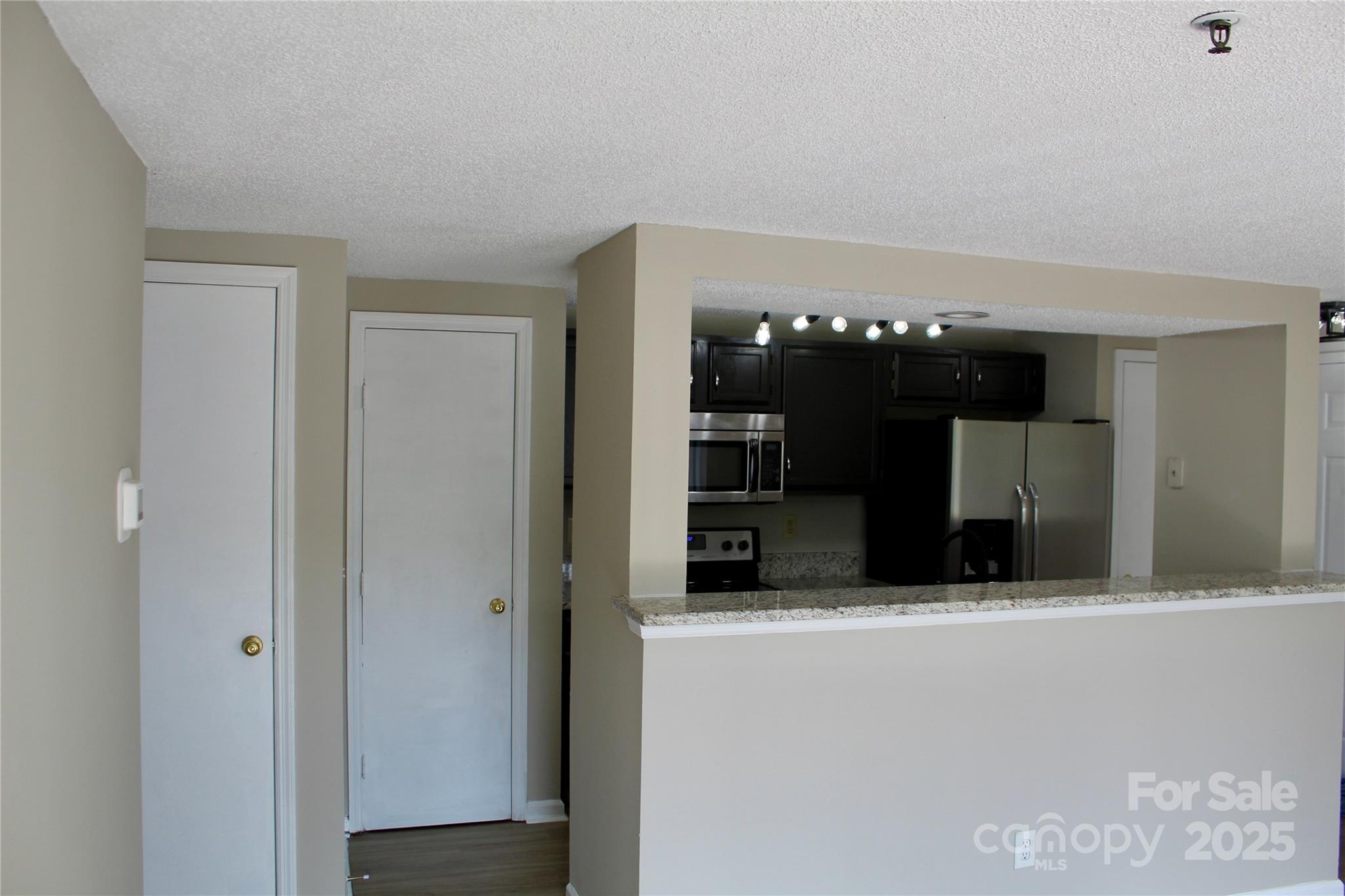 1604 Arlyn Circle E Property Photo 7