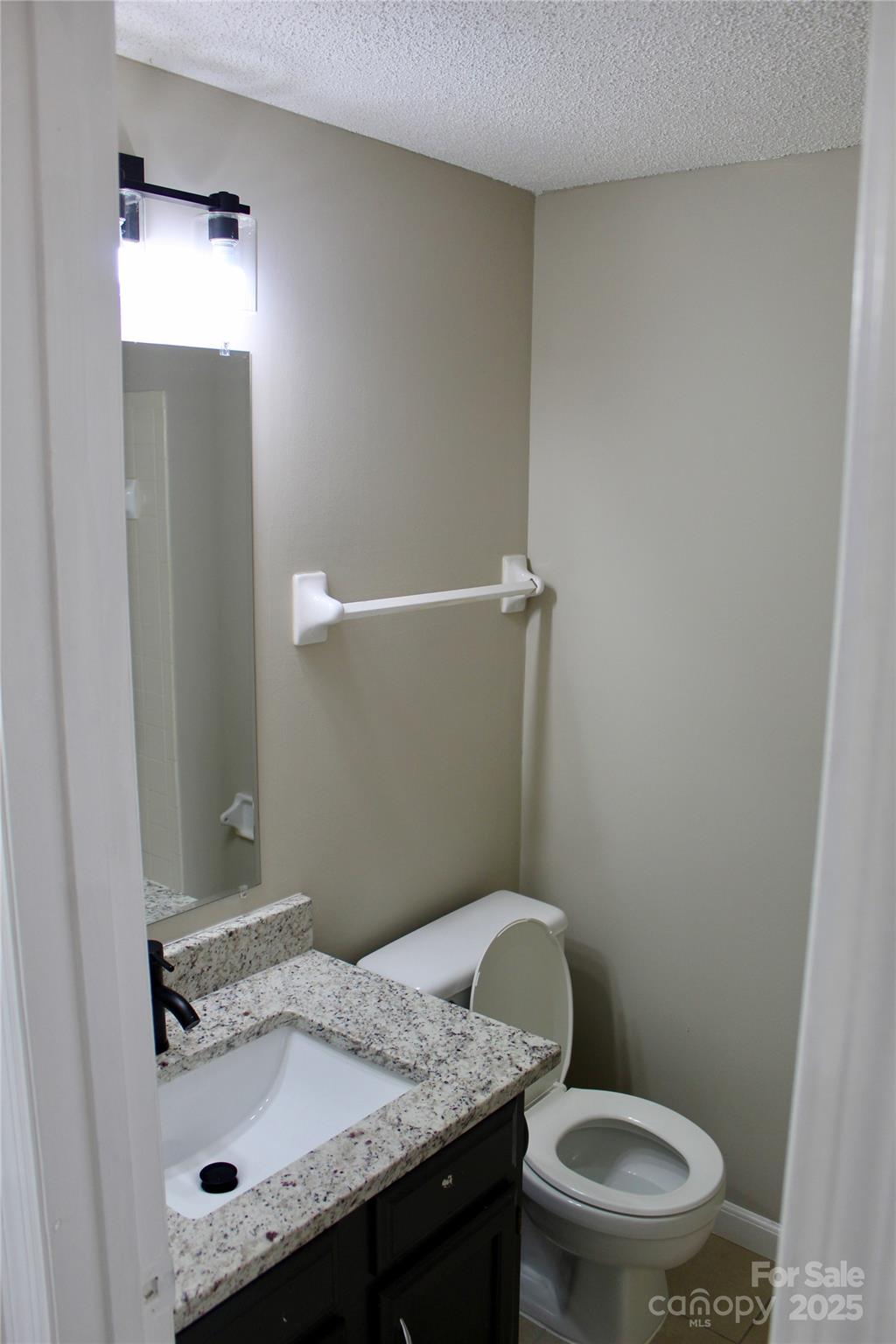 1604 Arlyn Circle E Property Photo 10