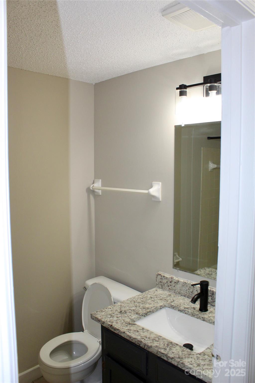 1604 Arlyn Circle E Property Photo 11