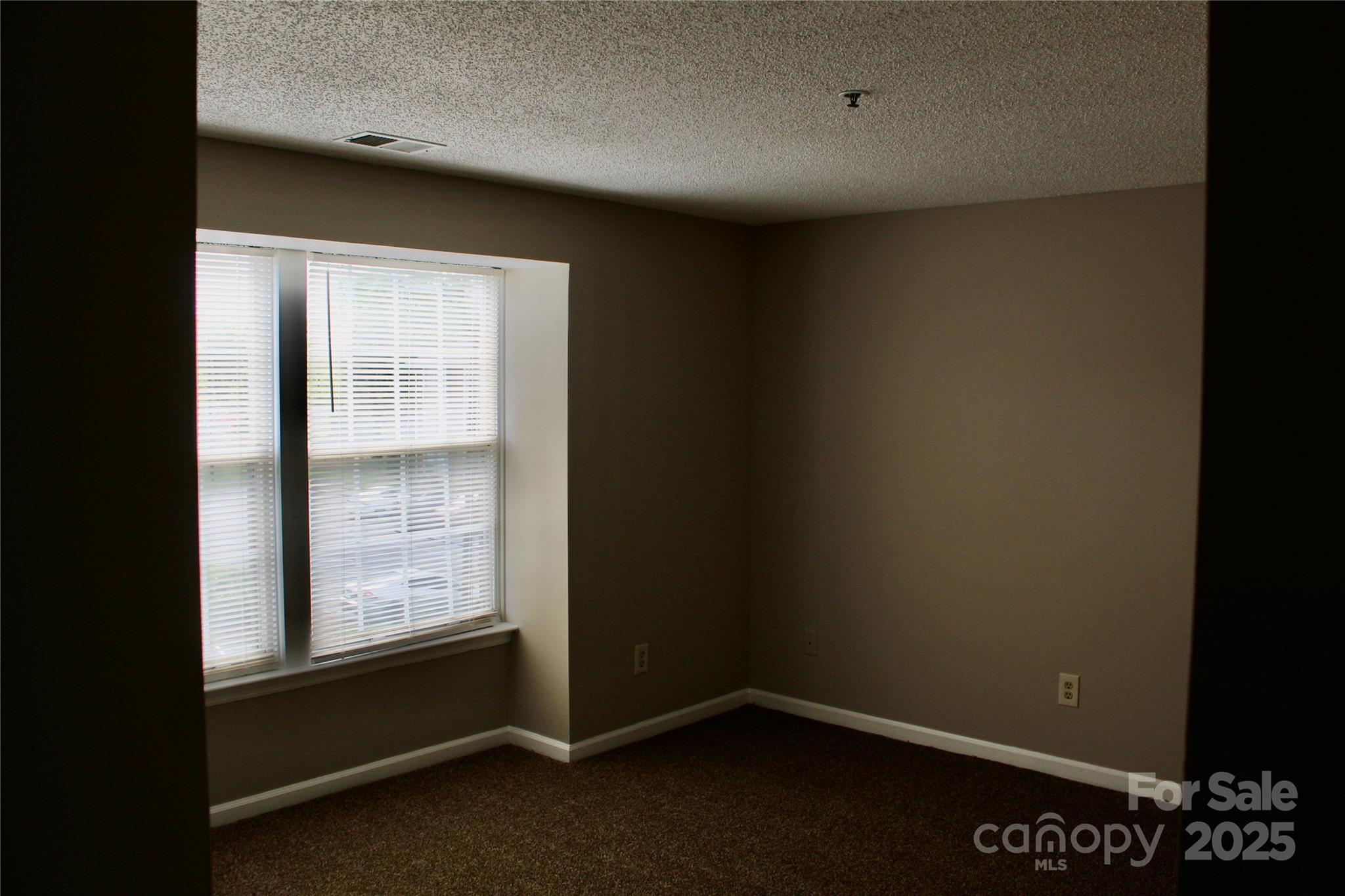 1604 Arlyn Circle E Property Photo 12