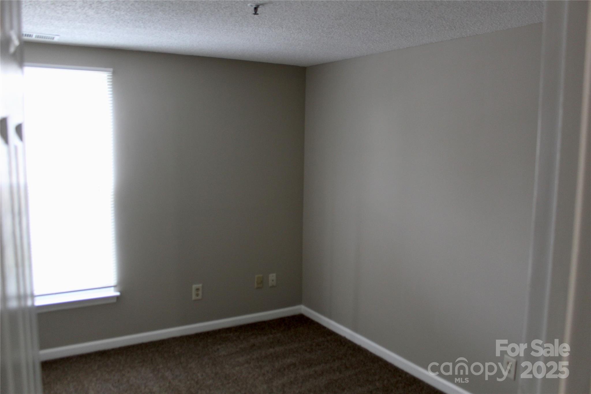 1604 Arlyn Circle E Property Photo 13