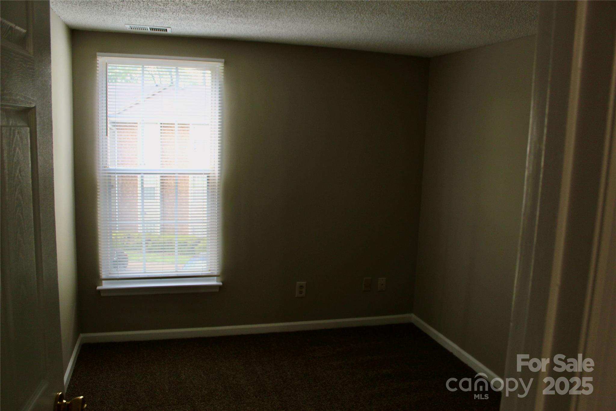 1604 Arlyn Circle E Property Photo 14