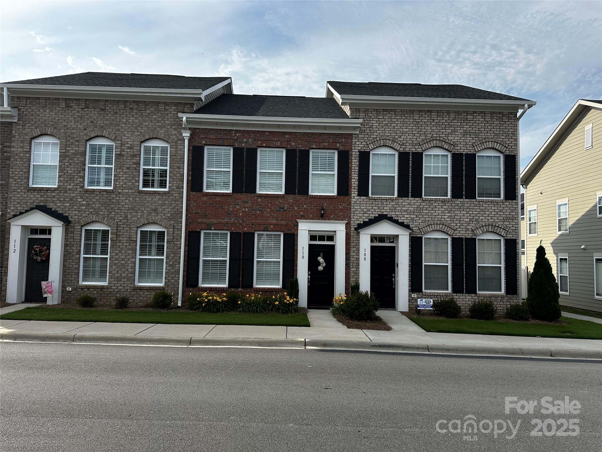 110 W Pine Street Property Photo 1