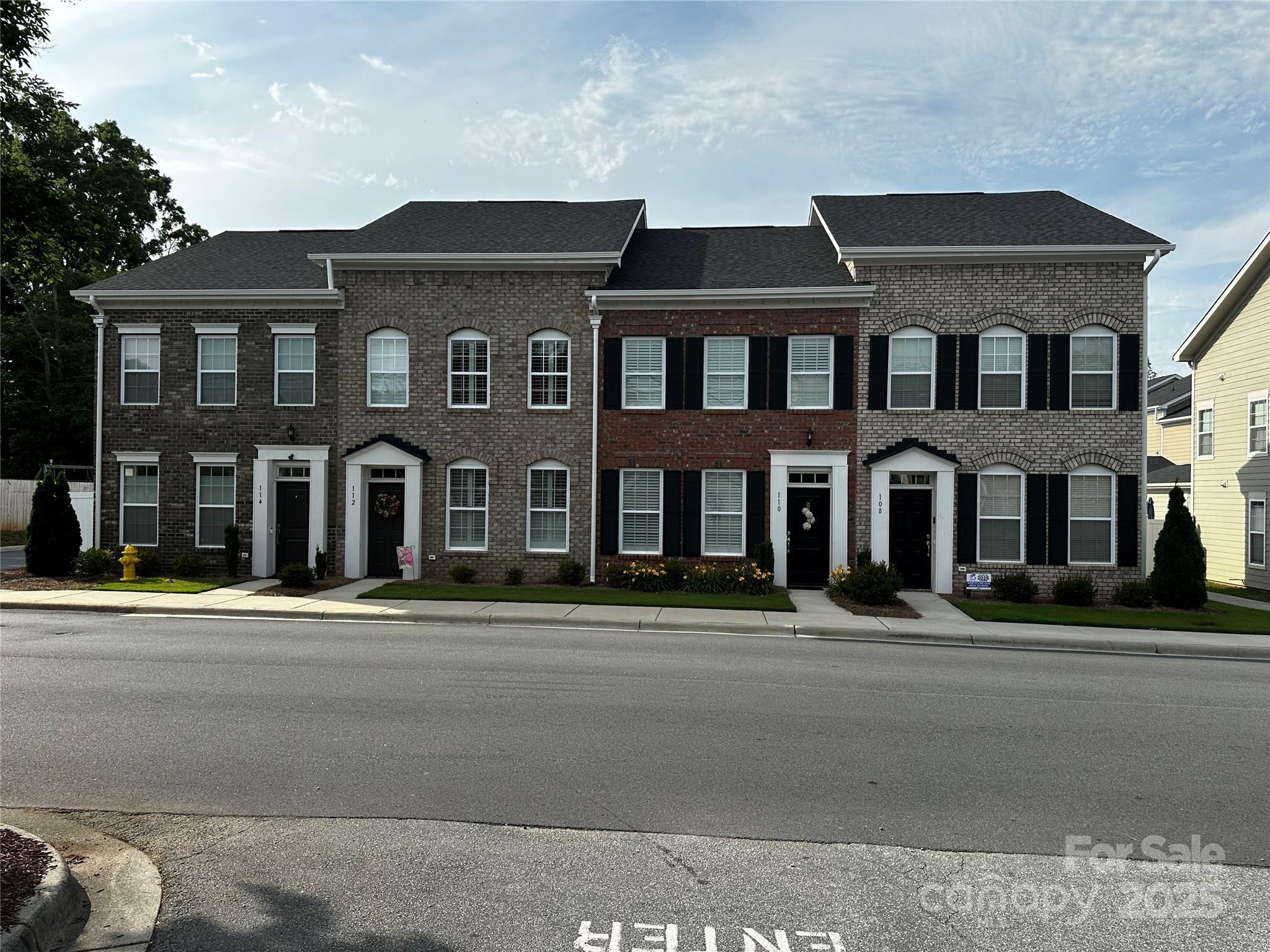 110 W Pine Street Property Photo 2