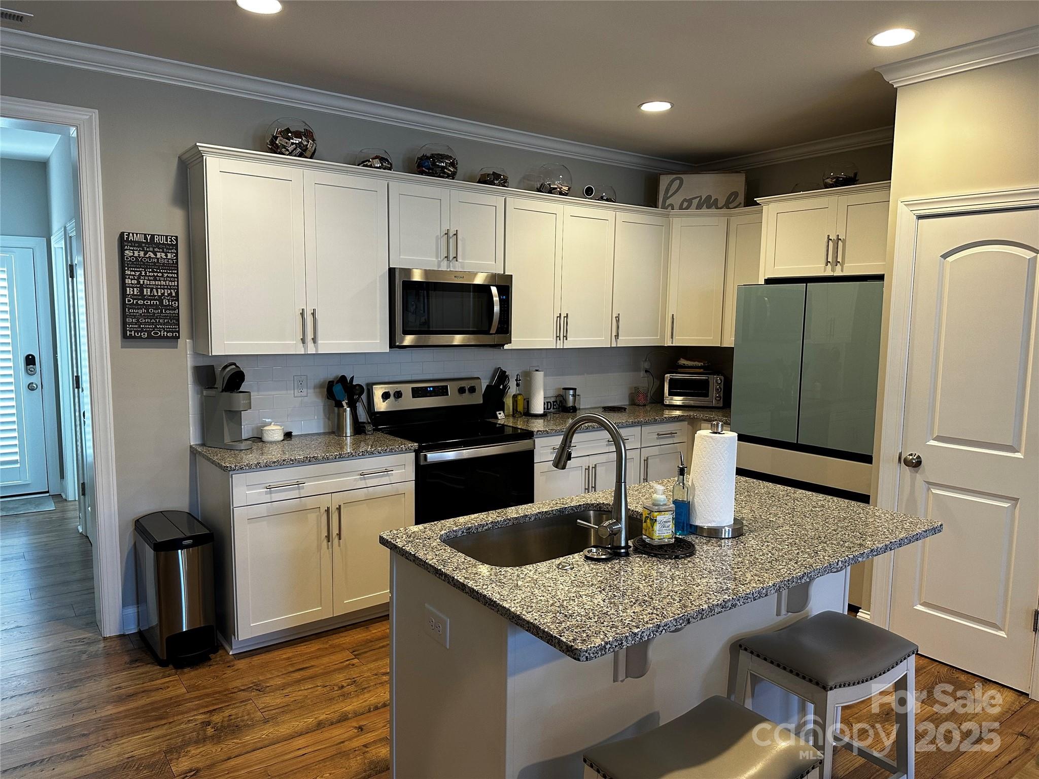 110 W Pine Street Property Photo 5