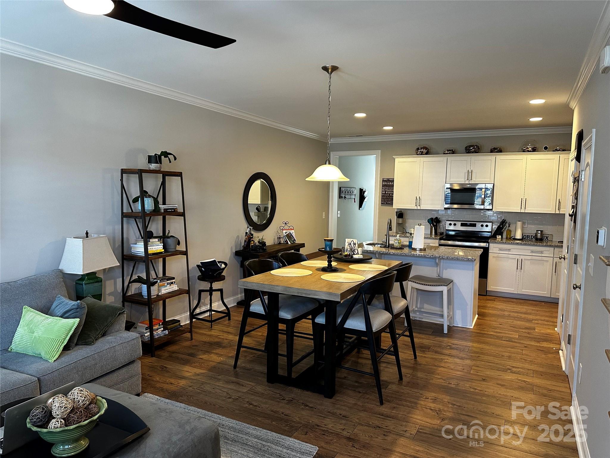 110 W Pine Street Property Photo 14