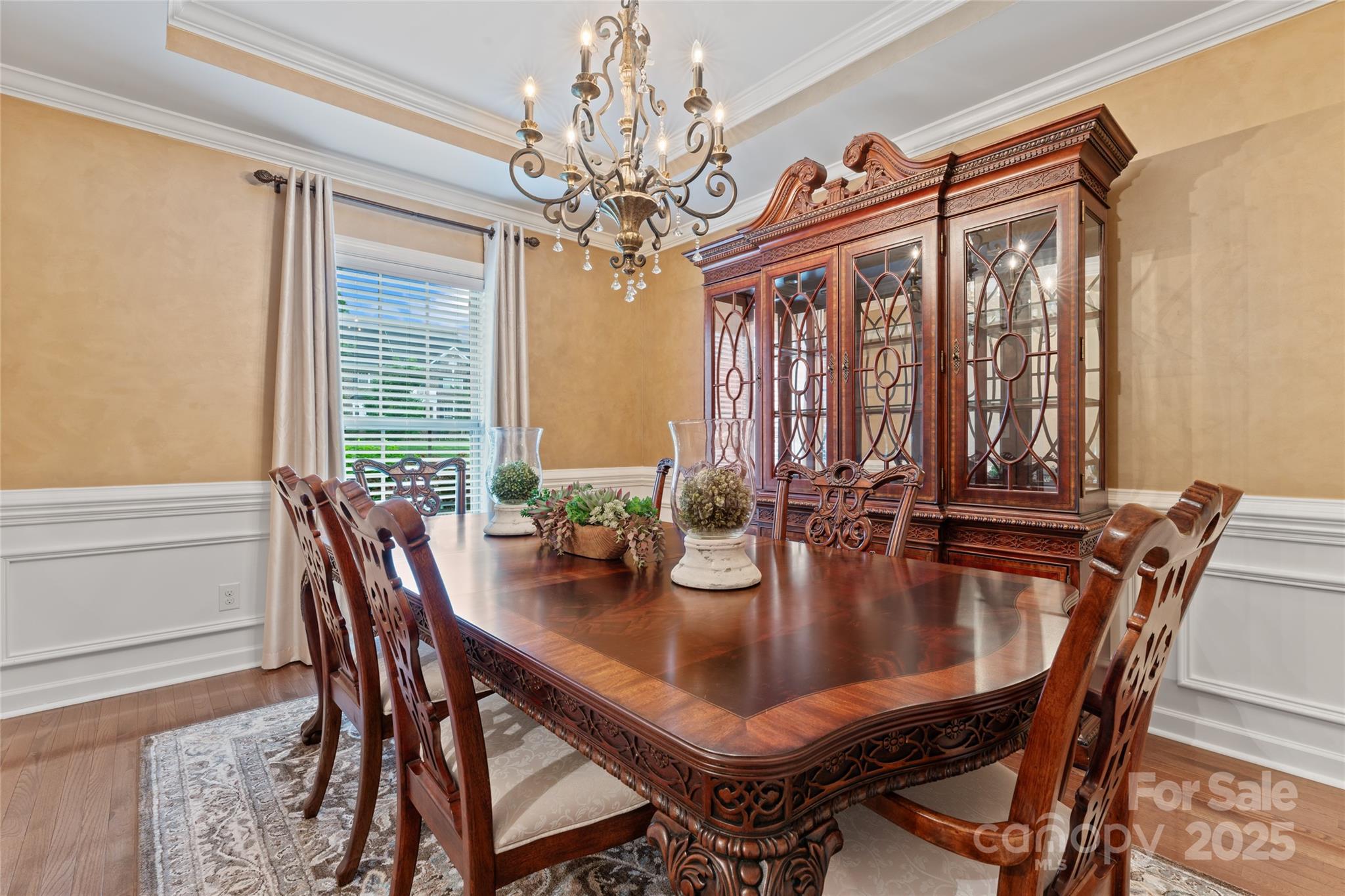 10620 Euclid Avenue Property Photo 6