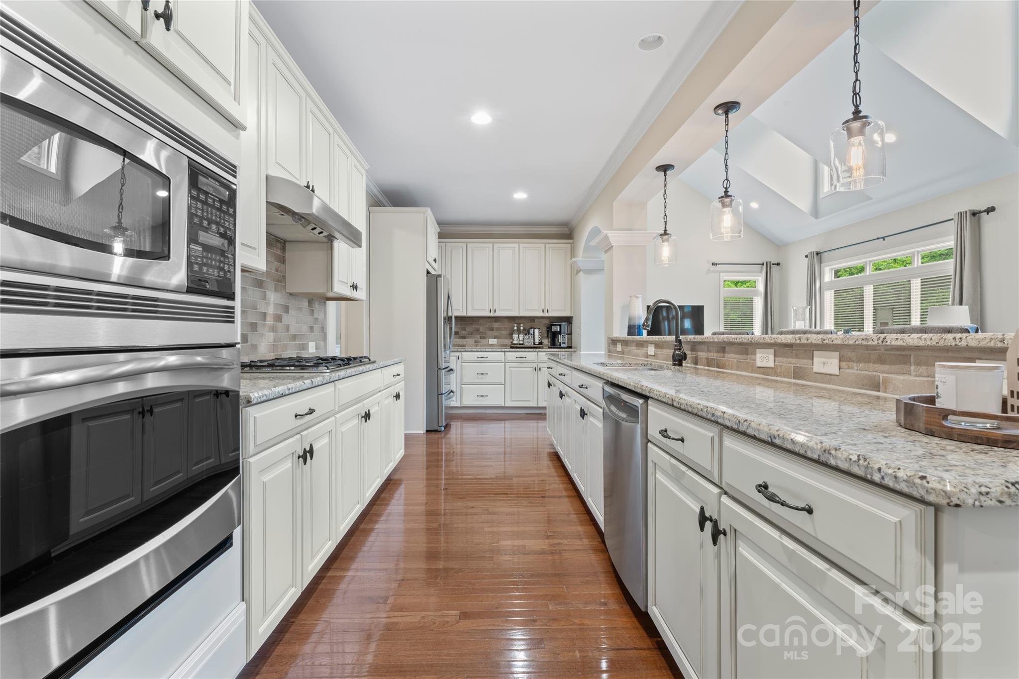 10620 Euclid Avenue Property Photo 7