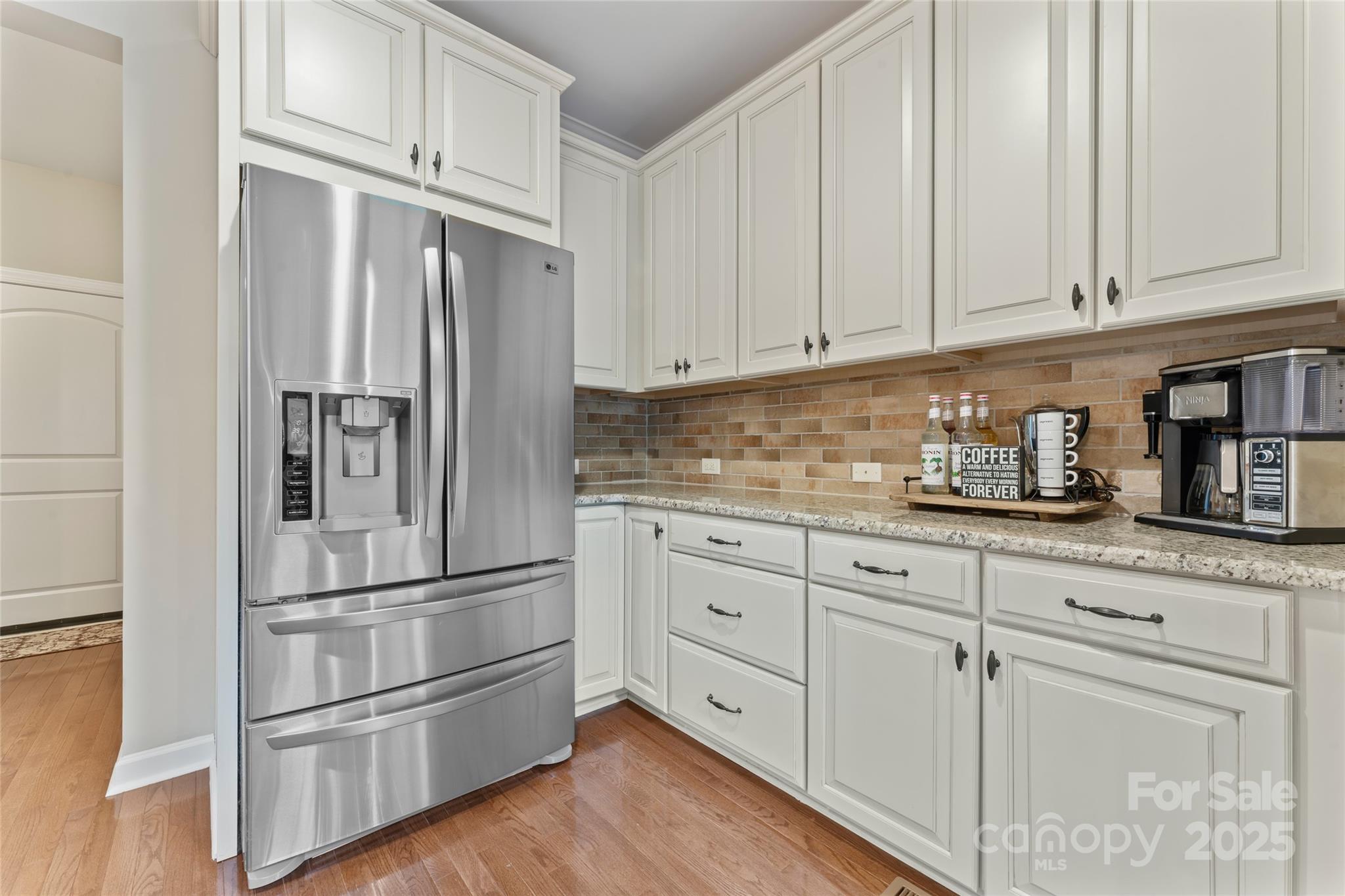 10620 Euclid Avenue Property Photo 8