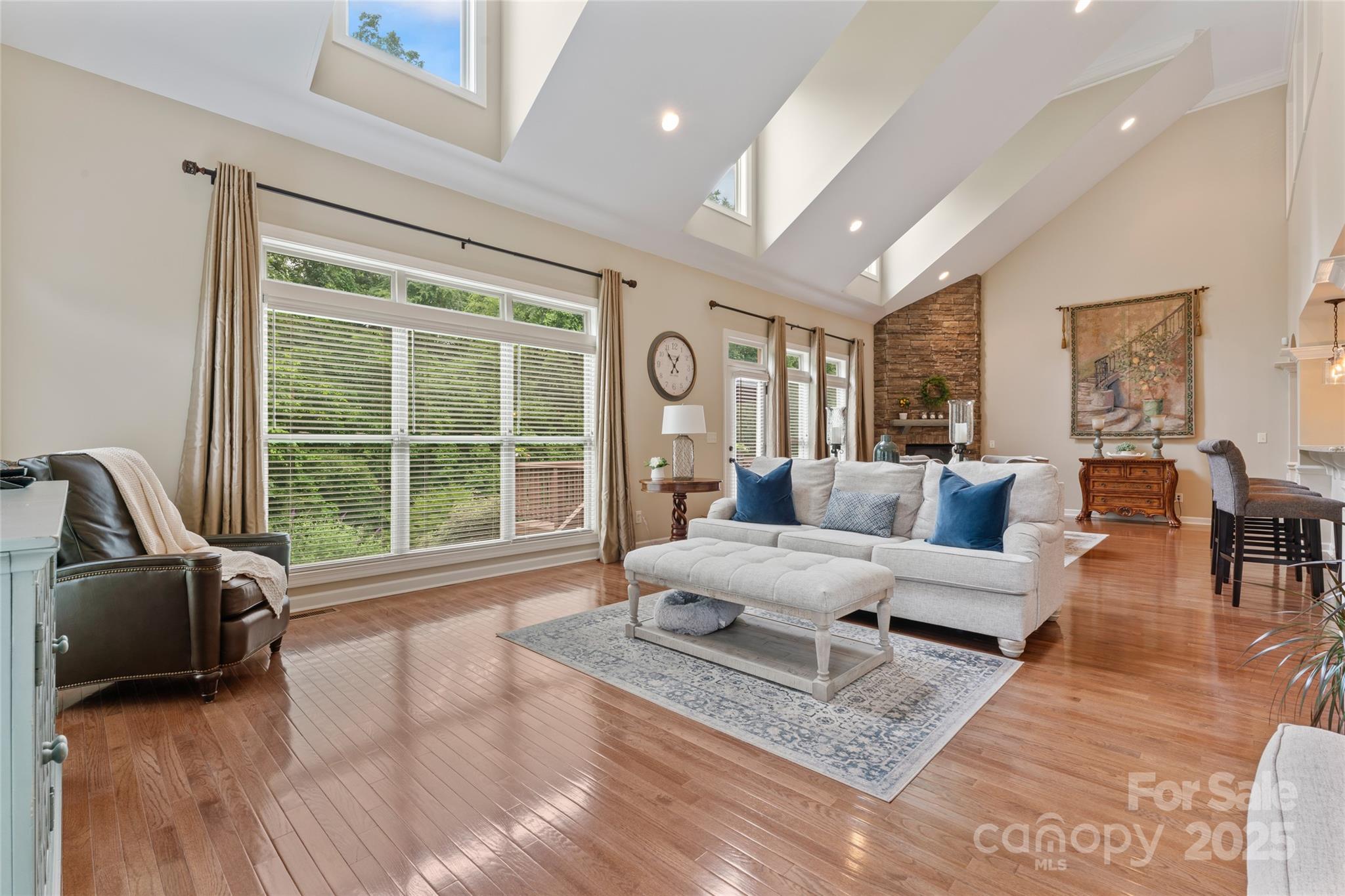 10620 Euclid Avenue Property Photo 14