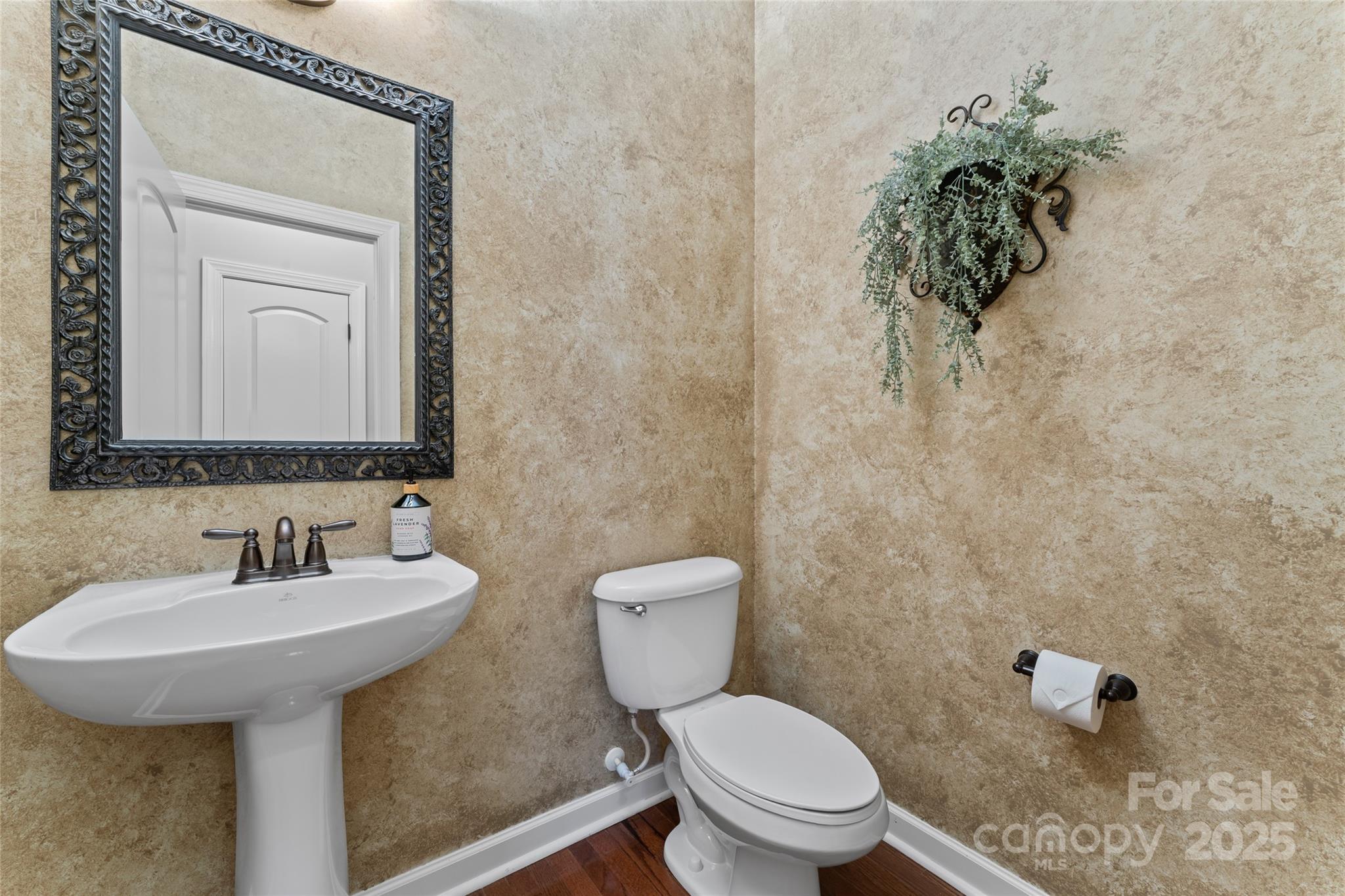 10620 Euclid Avenue Property Photo 16