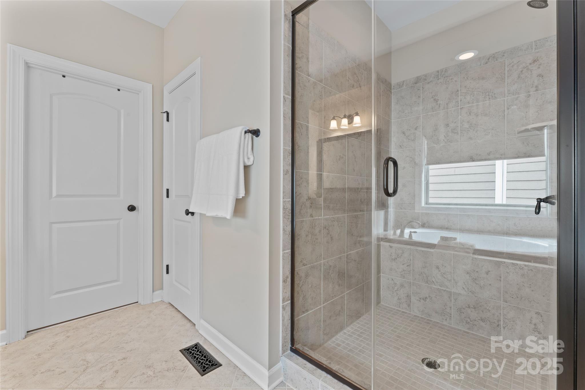 10620 Euclid Avenue Property Photo 21