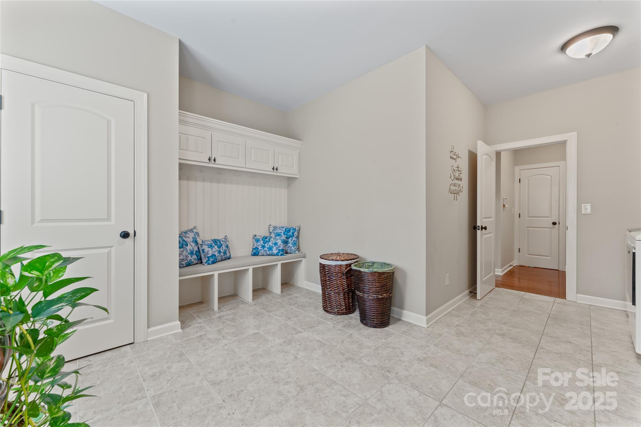 10620 Euclid Avenue Property Photo 24