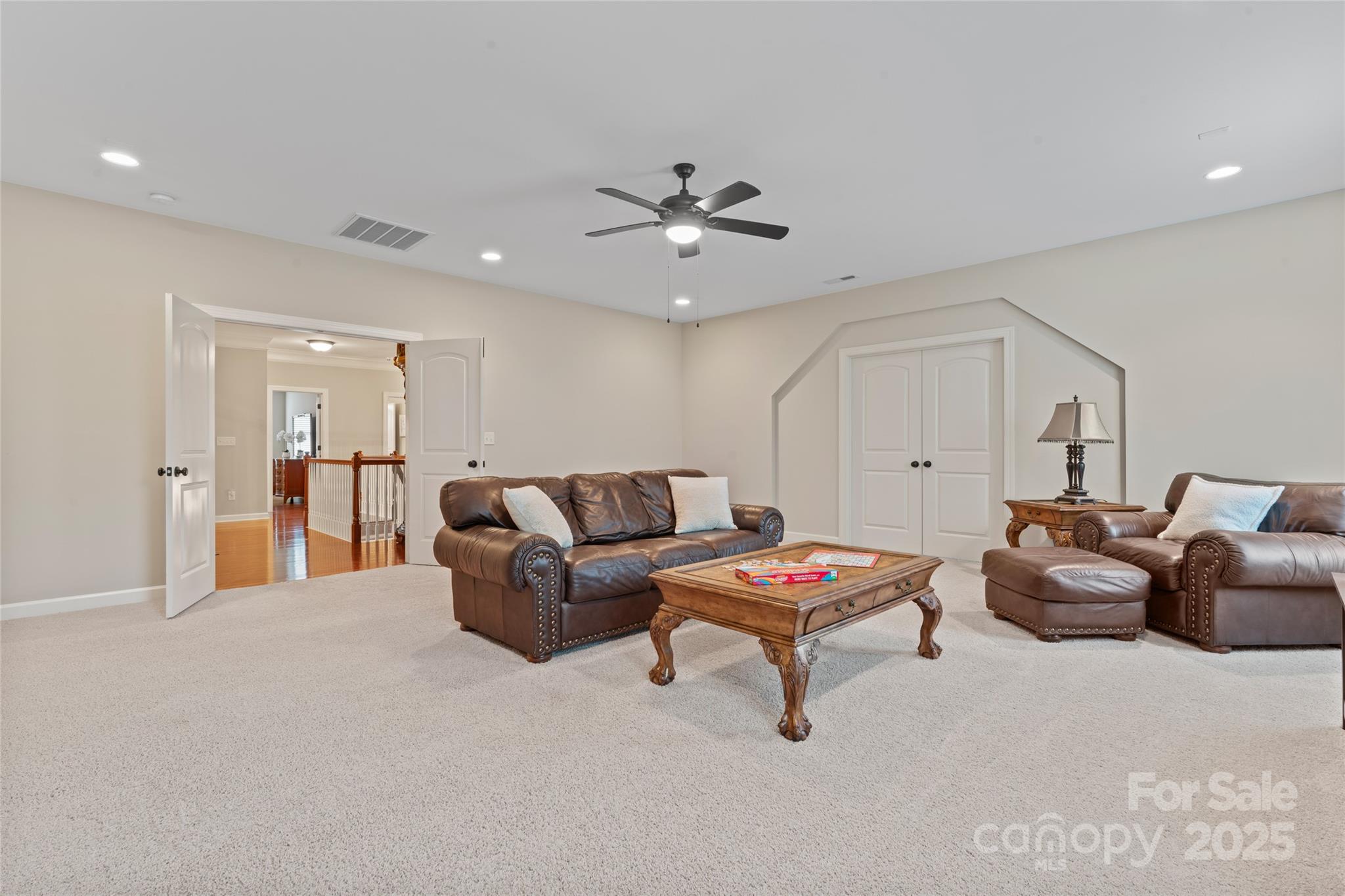 10620 Euclid Avenue Property Photo 38