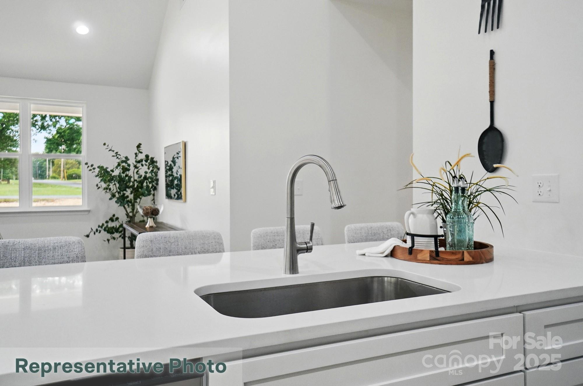 2116a Glenwood Street A Property Photo 8