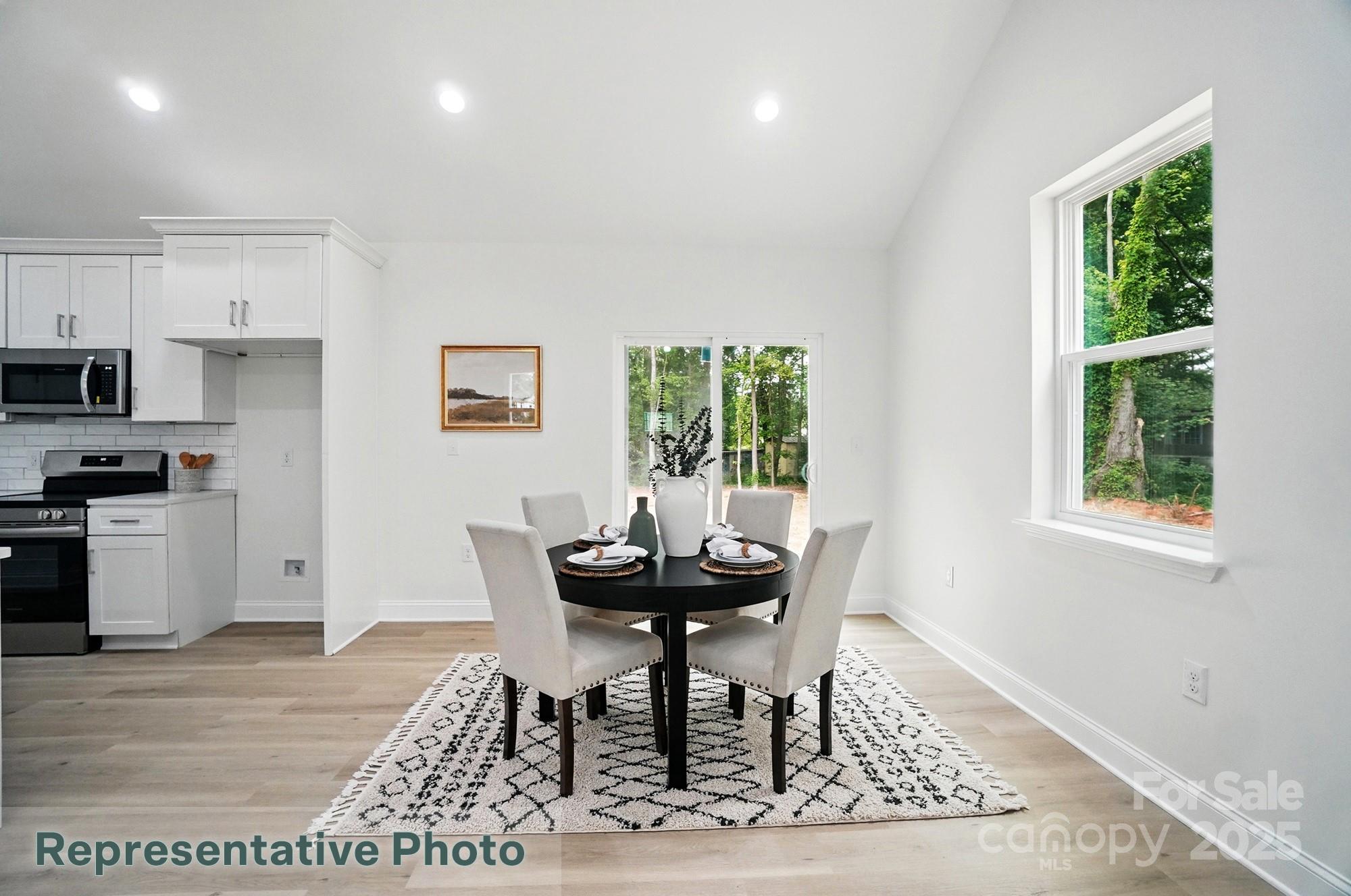 2116a Glenwood Street A Property Photo 9
