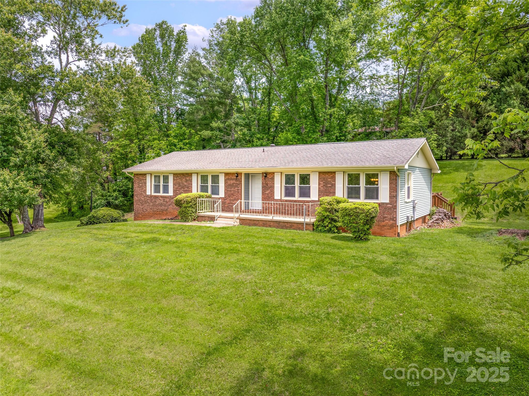 16 Sun Valley Court Property Photo 1
