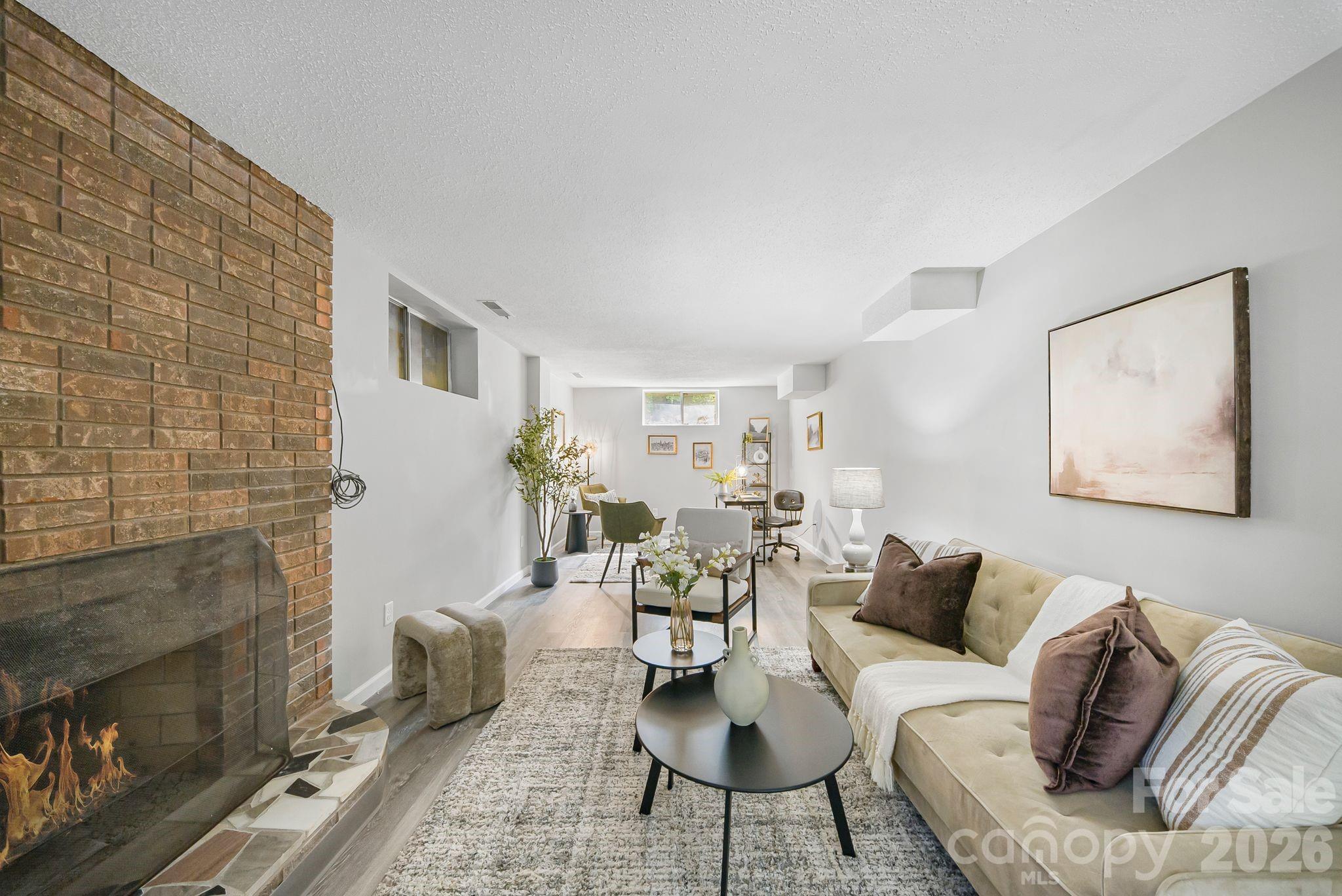 16 Sun Valley Court Property Photo 6