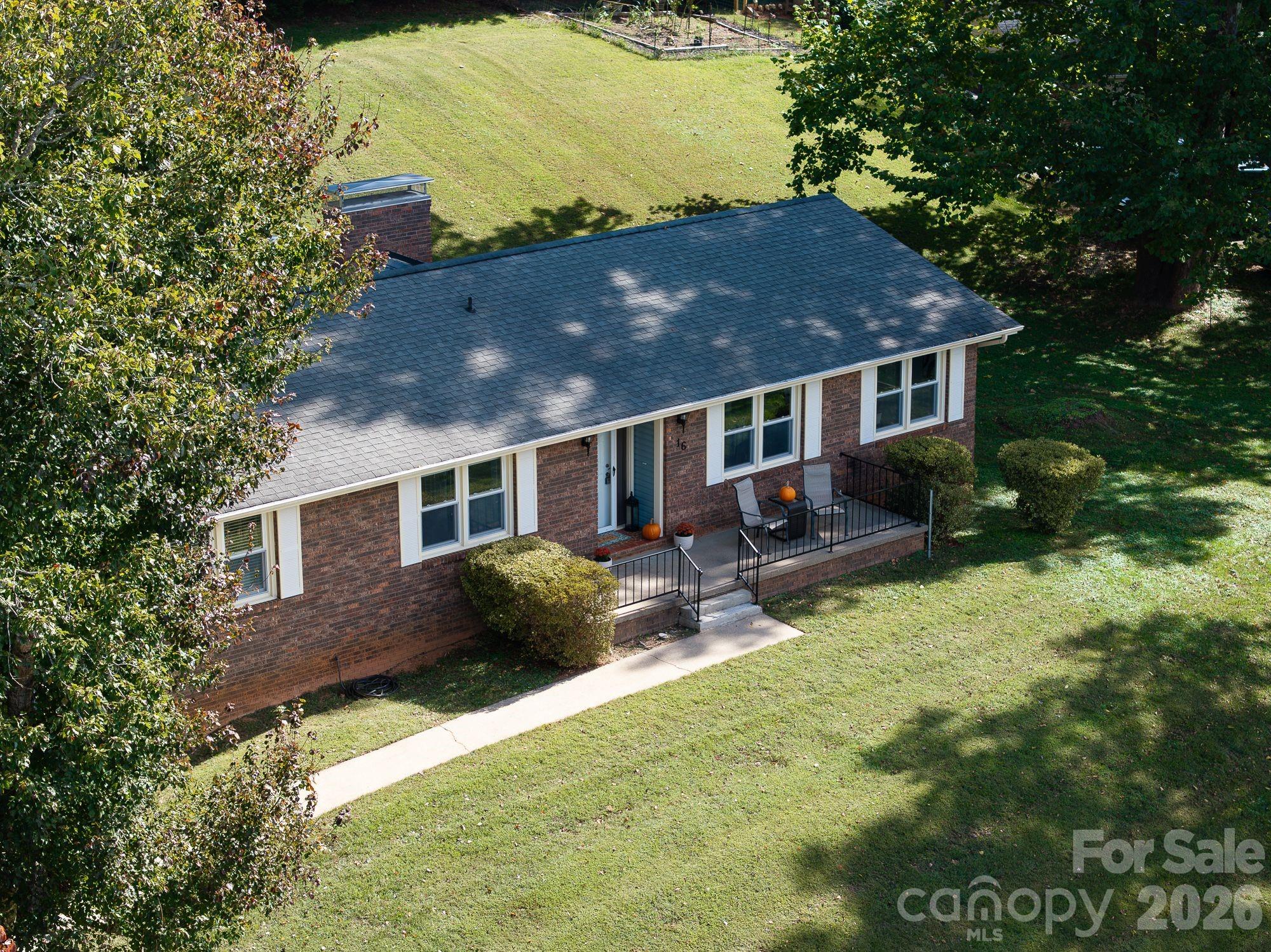 16 Sun Valley Court Property Photo 8