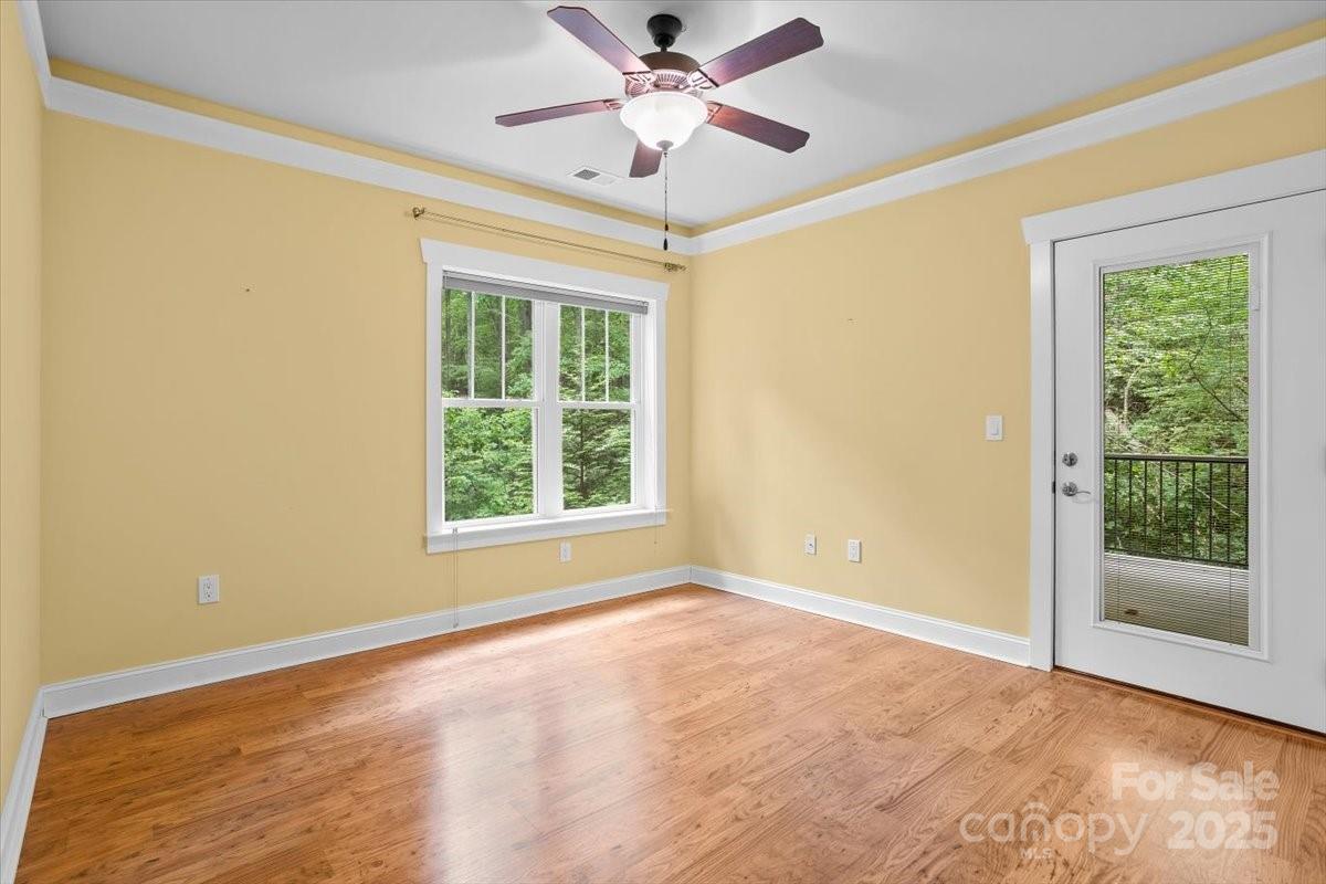 311 Carriage Crest Drive Property Photo 36