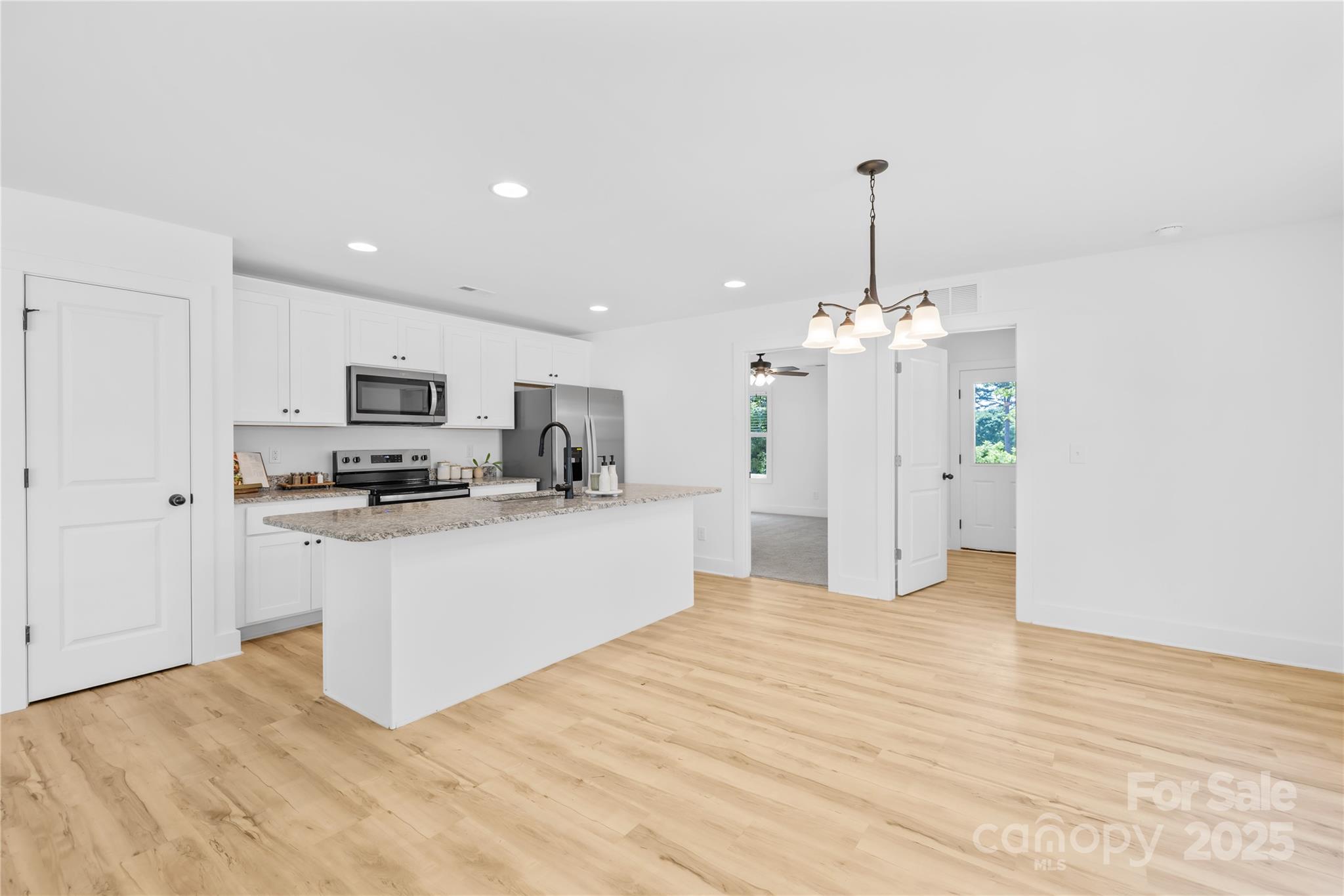 807 S Bostian Street Property Photo 6